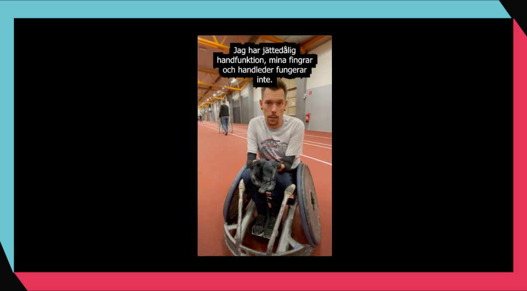 Stillbild från videon med Stefan i en rullstol.