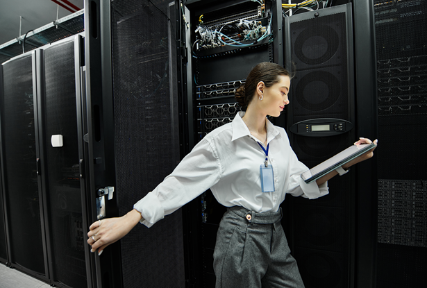 Data-center-labor-615x415