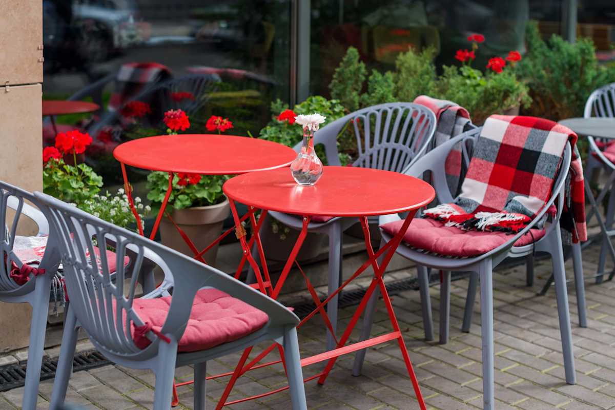 Outdoor Furniture for Restaurants in Dubai: Creating Stylish and Comfortable Spaces