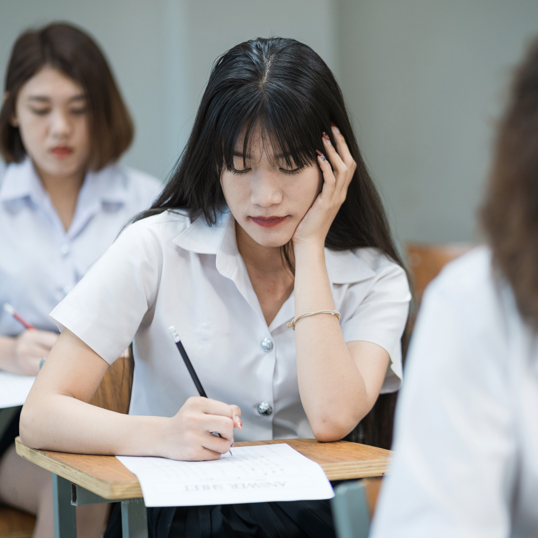 微型耳機指導考生答題 高科技作弊集團獲利千萬