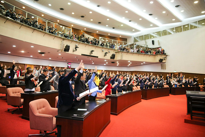 這屆立委認真嗎? 第十屆立法委員作了多少事情?