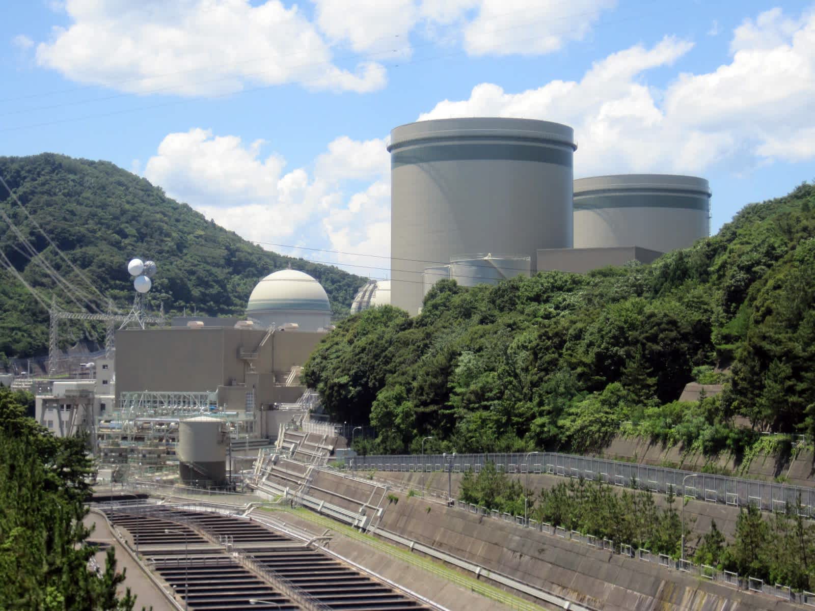 2016/03/takahama_nuclear_power_plant.jpg