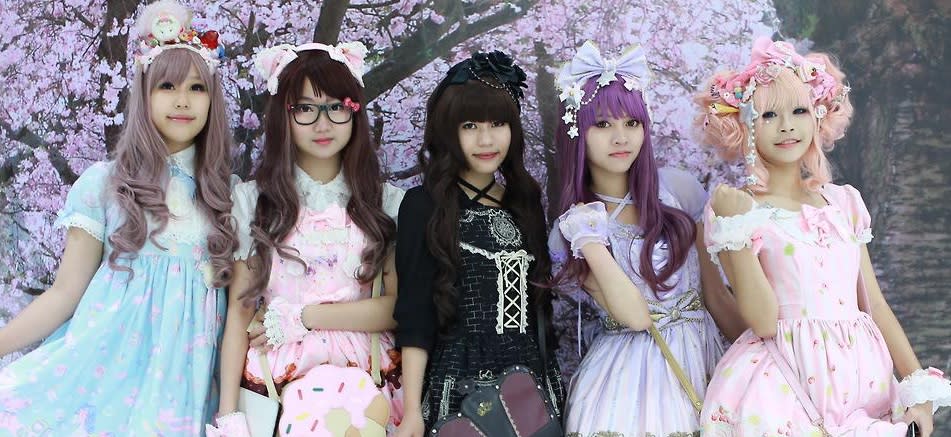 Lolita também é uma estética de moda japonesa Lolita também é uma estética de moda japonesa