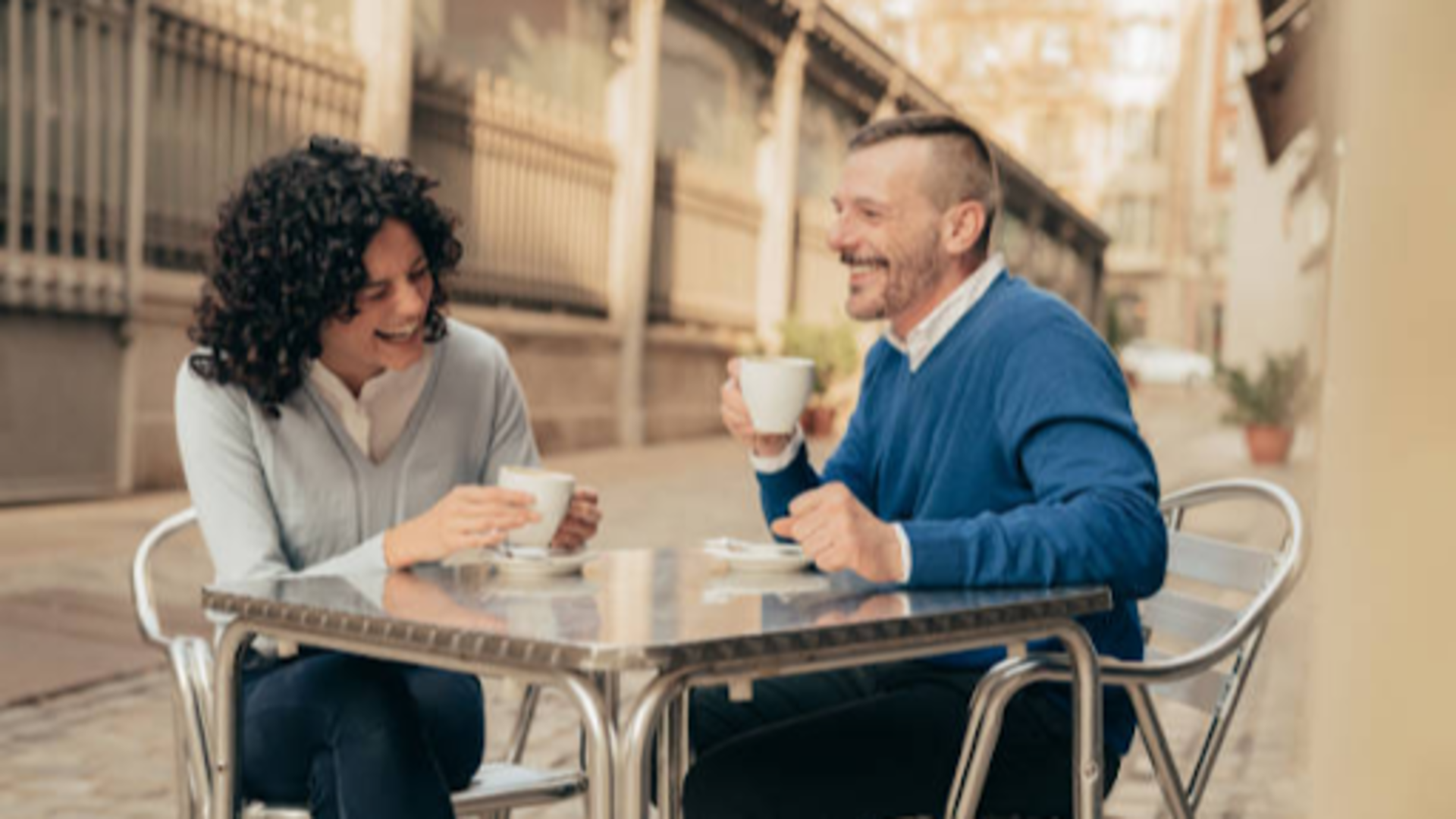 Deixe a conversa o mais interessante possível para vocês dois - iStock