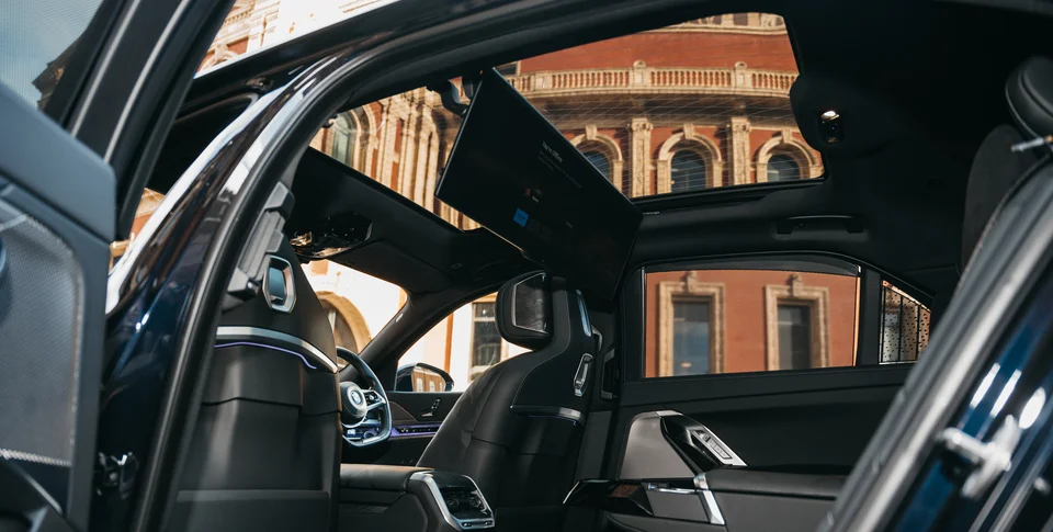 BMW i7 Chauffeur Service