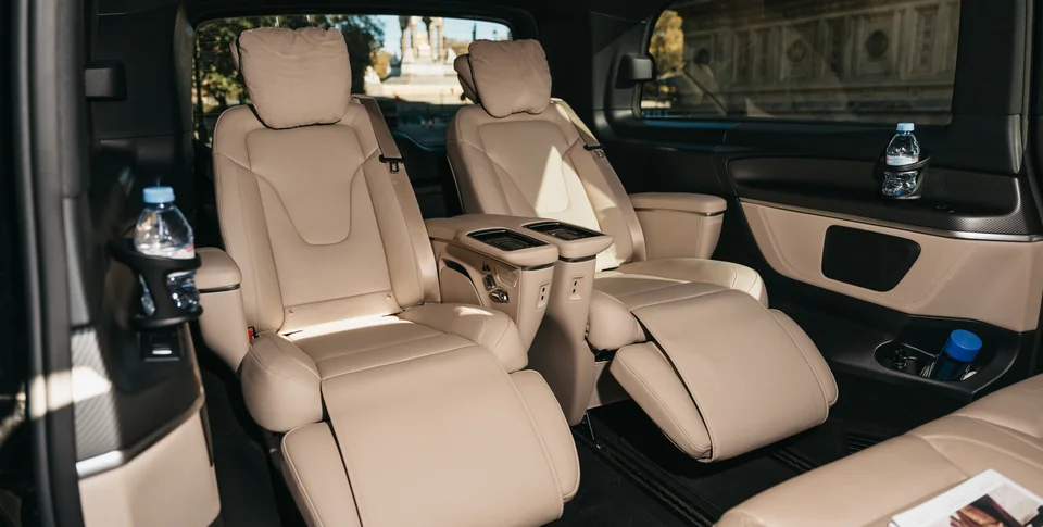 Mercedes-Benz V300d Luxurious Interior