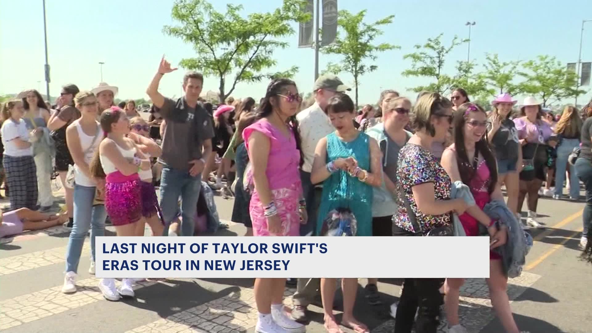Taylor Swift fans bring the noise for her last night in the Meadowlands