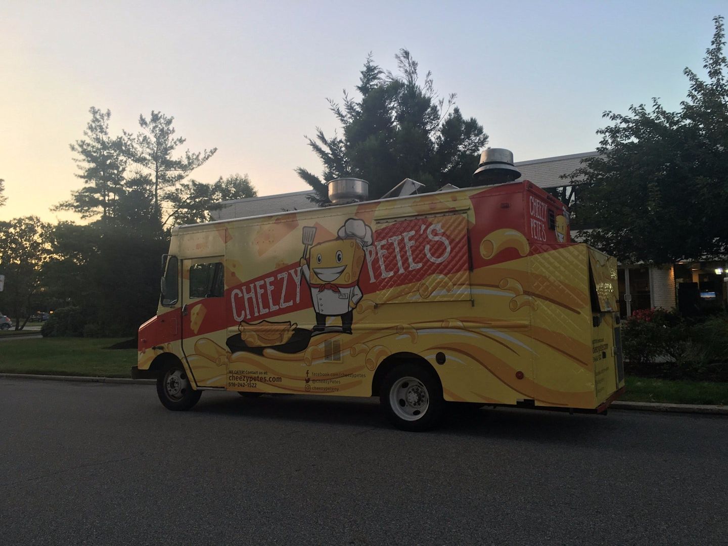 Food Truck Friday: Cheezy Pete's