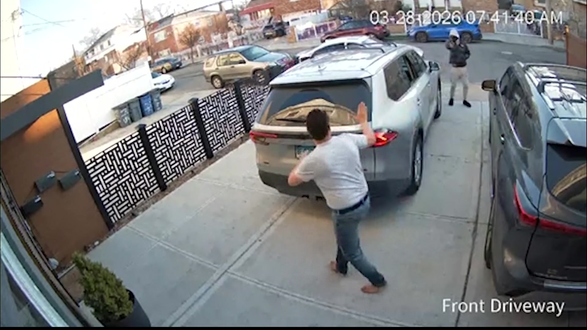 attemptedgunpointcarrobberyCM_2026-03-31-17-04-31