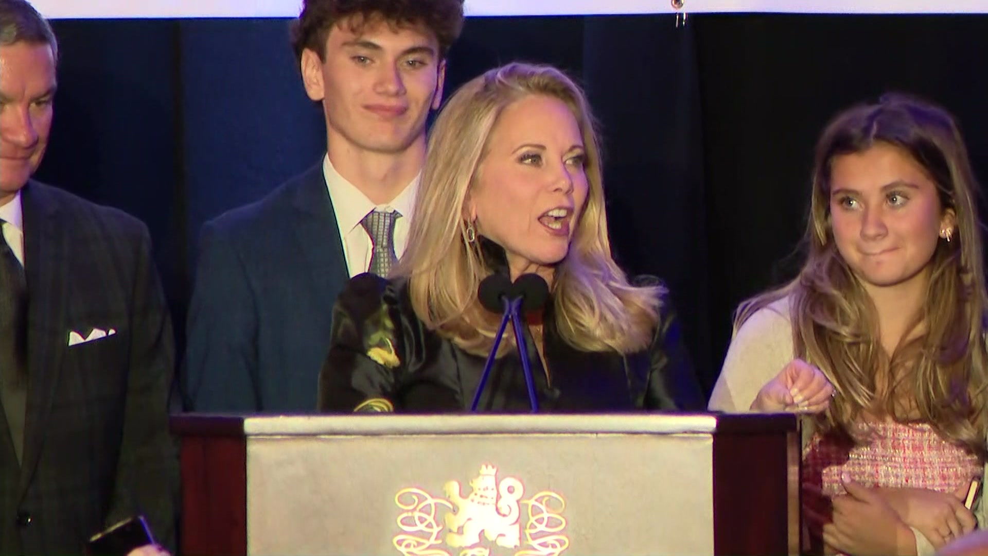 11624LIGILLENWINS12_2024-11-06-00-49-17_23-56-57,27