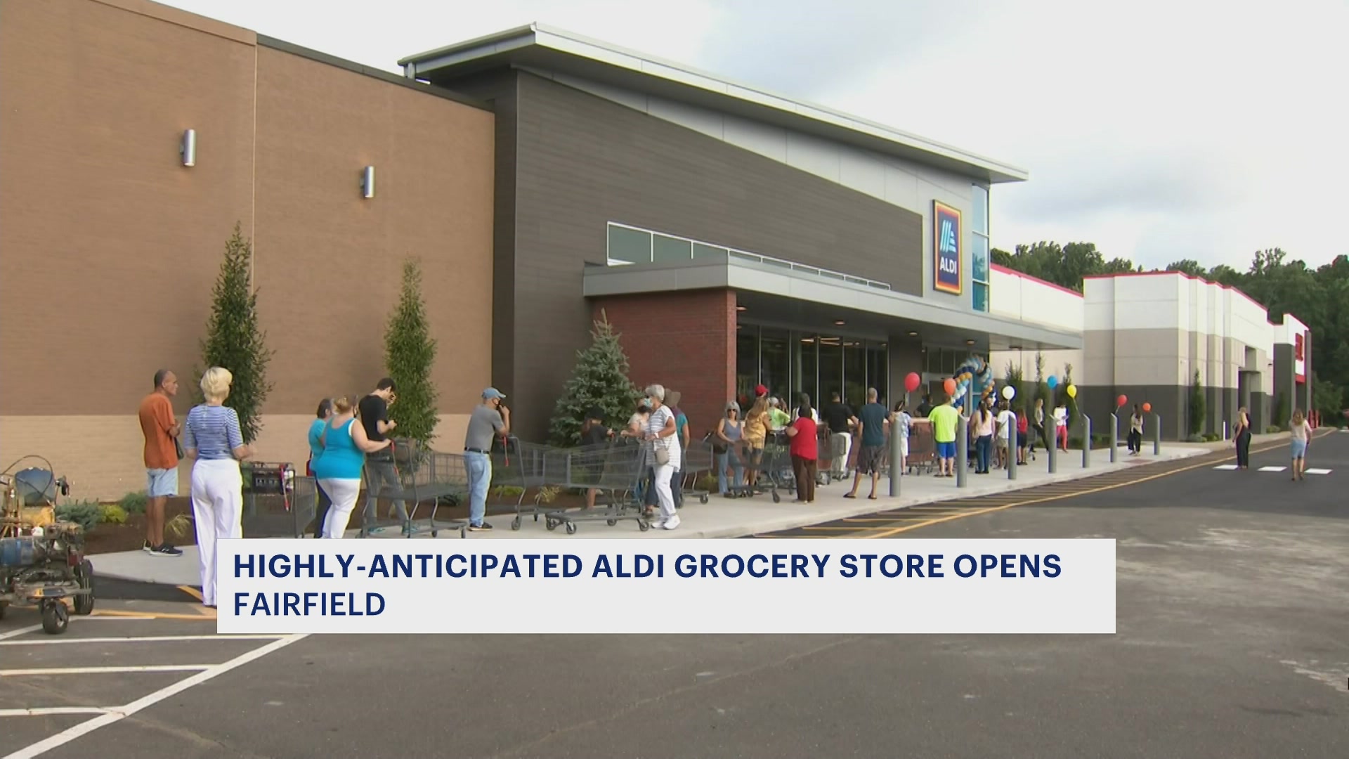 Ribboncutting celebrates grand opening of Fairfield's Aldi grocery store