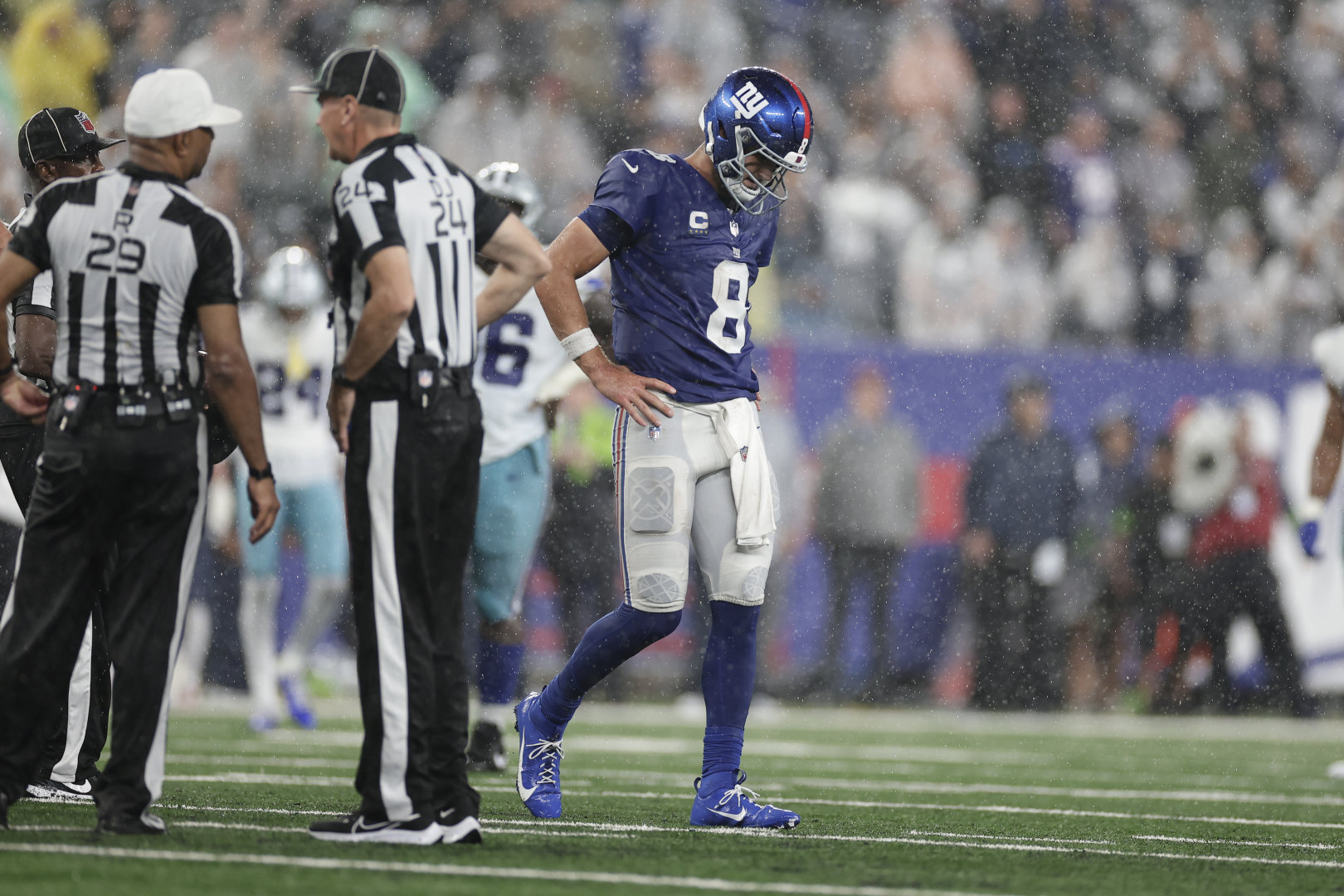 Dallas Cowboys obliterate error-prone New York Giants 40-0