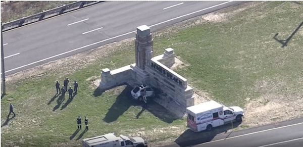 Police Car Crashes Into Jones Beach Monument On Meadowbrook Parkway Driver Killed