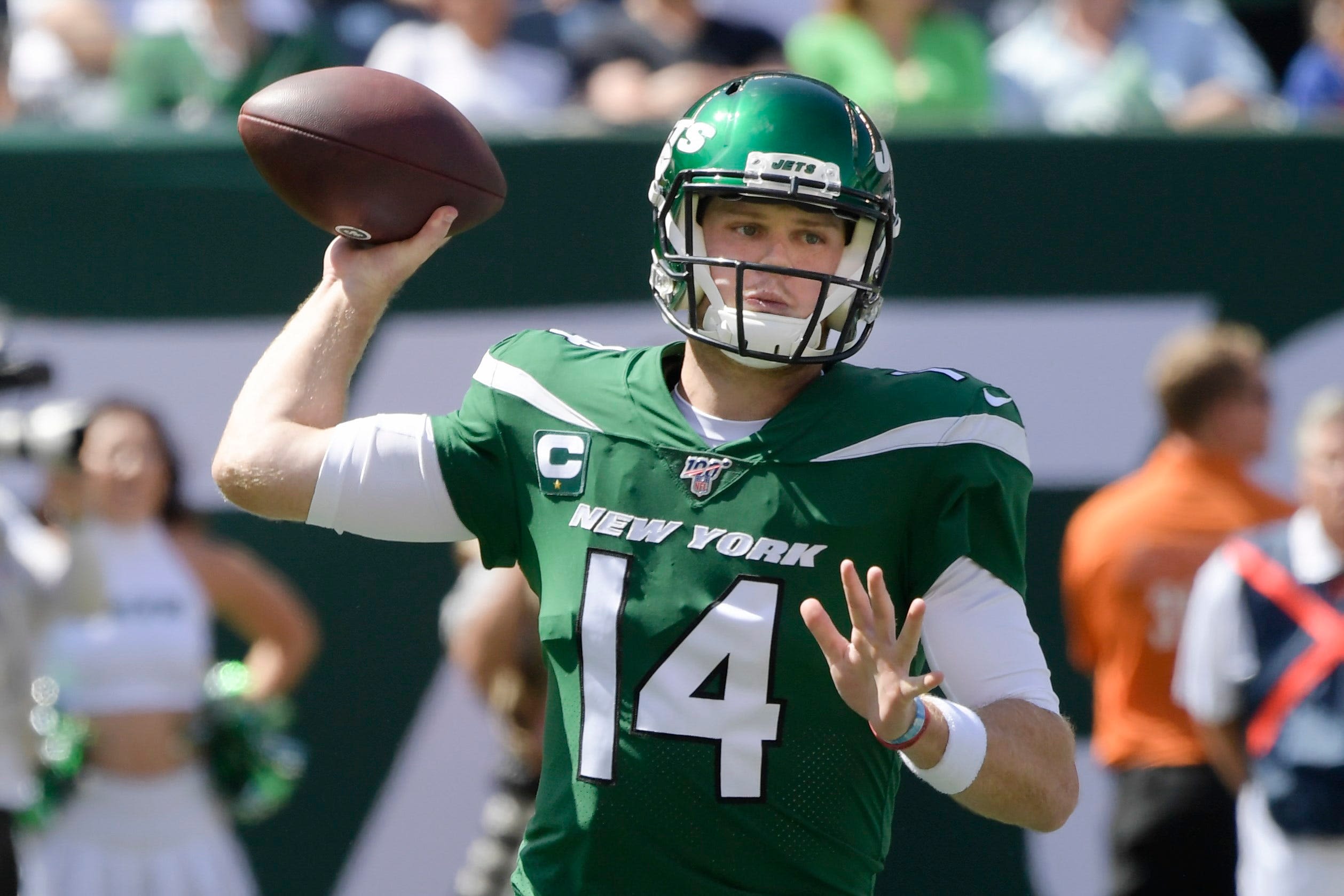 New York Jets quarterback Sam Darnold to miss multiple weeks with