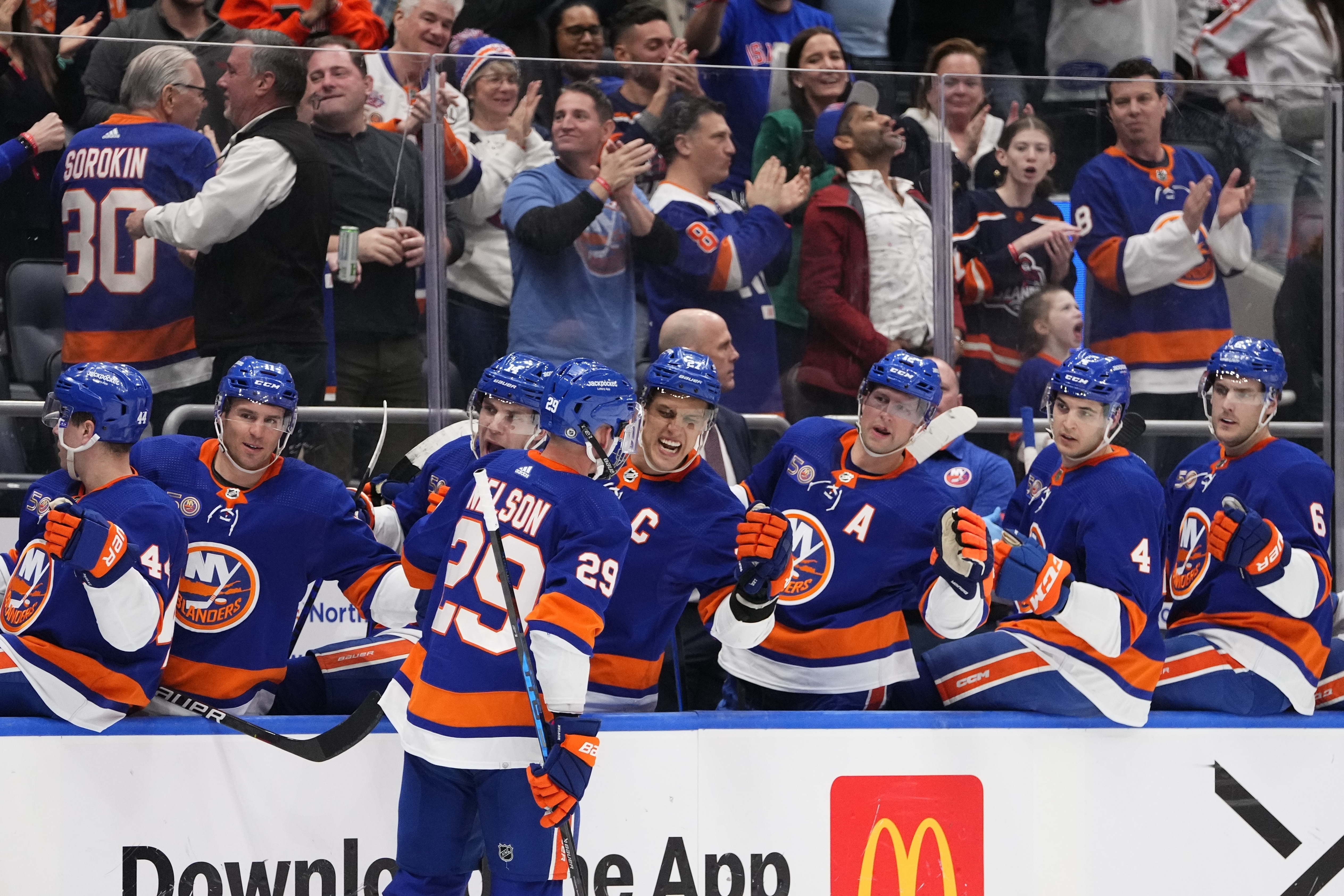 Nelson Scores 2 As Isles Top Canadiens, Clinch Playoff Berth