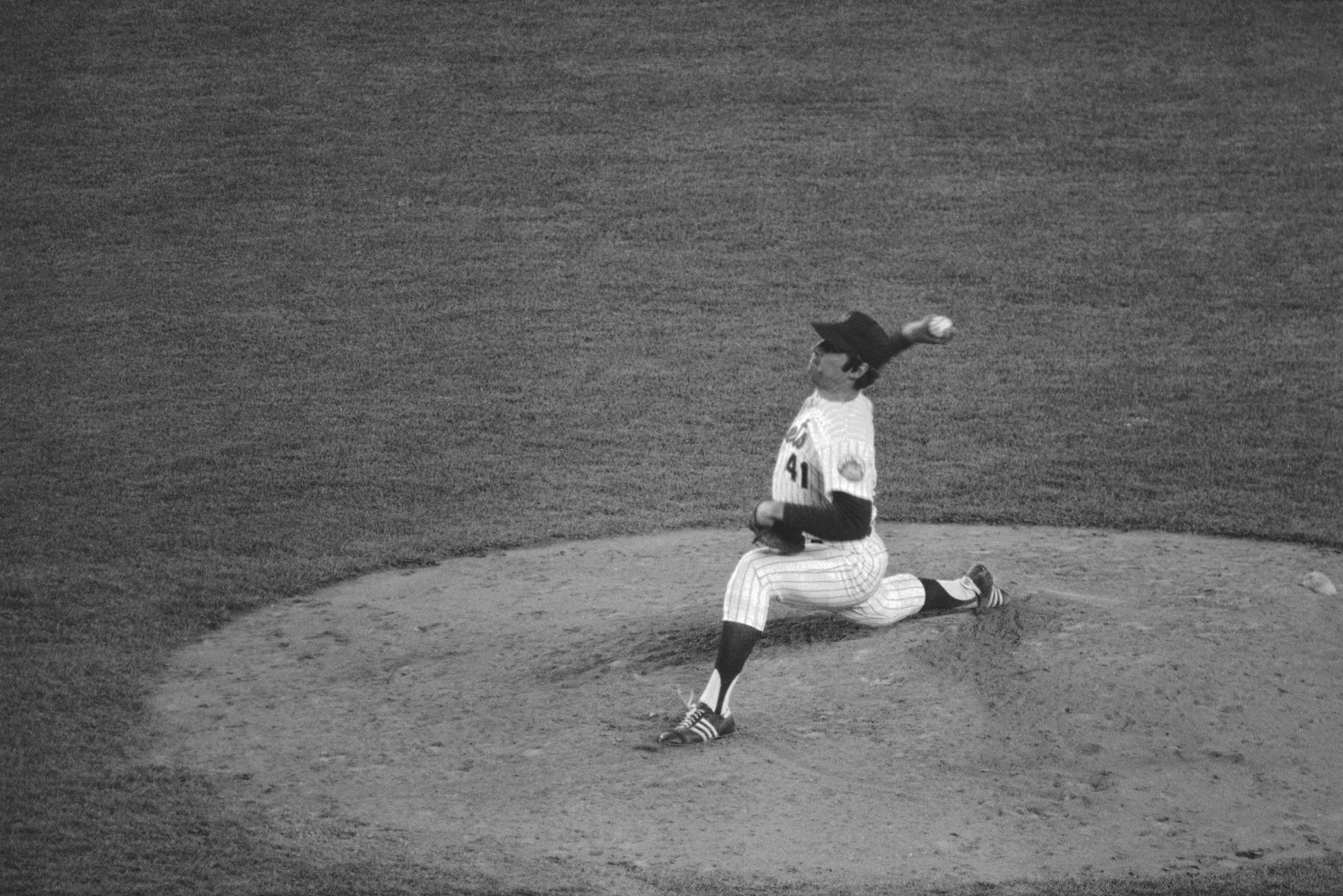 Larger than life: Mets unveil Seaver statue at Citi Field