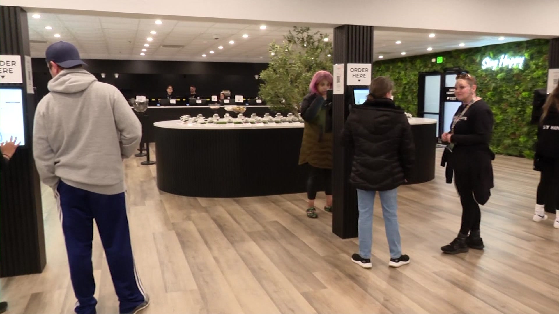 13024LIHAPPYDAYS5_2024-01-30-17-39-54