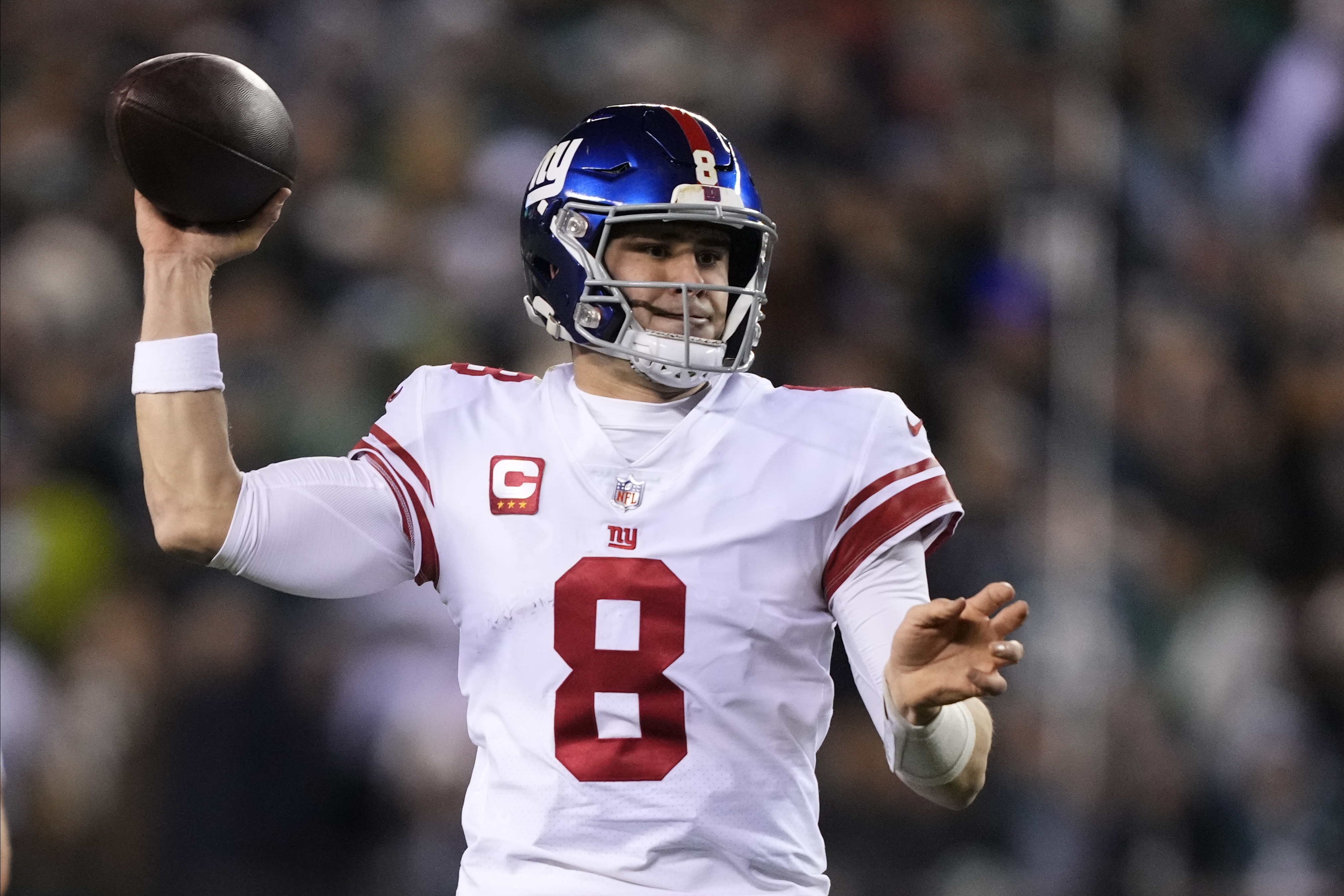 Jalen Hurts, Eagles pound Giants early, coast to NFC title game