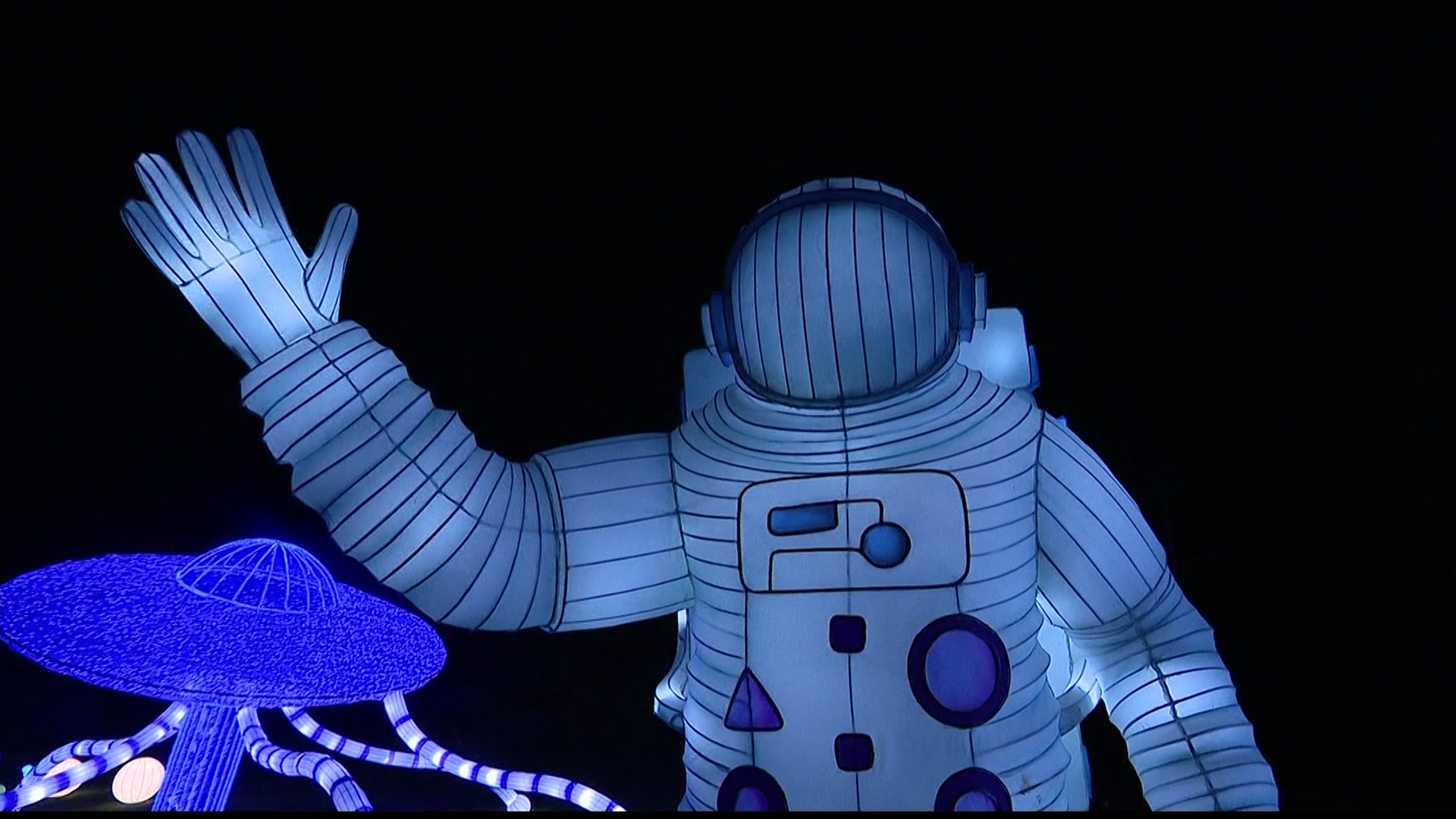 Space theme highlights Roslyn's Winter Lantern Festival