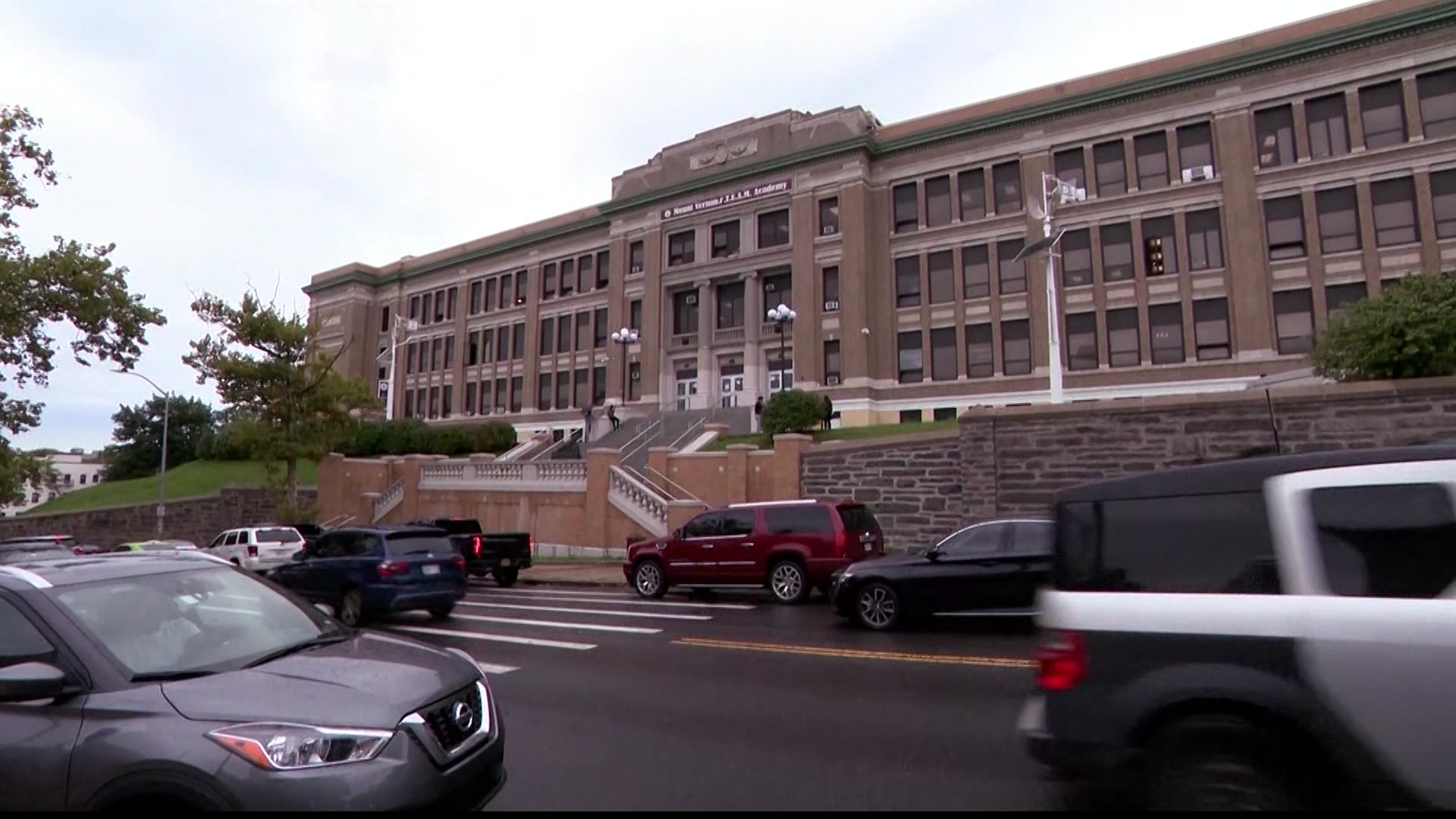 Mount Vernon school community says lack of crossing guards, speeding is