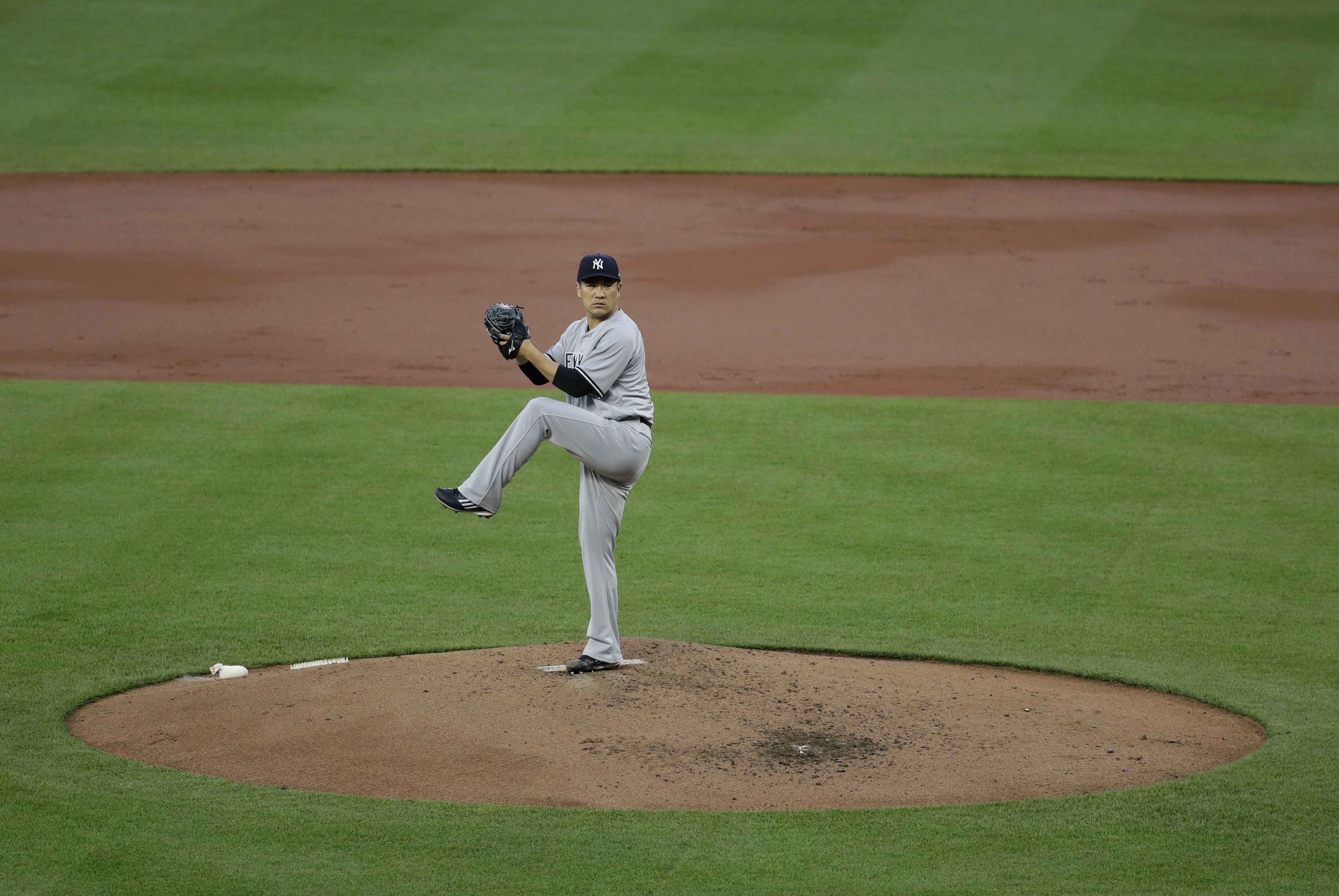 Tanaka leaves Yankees, rejoins former team to pitch in Japan