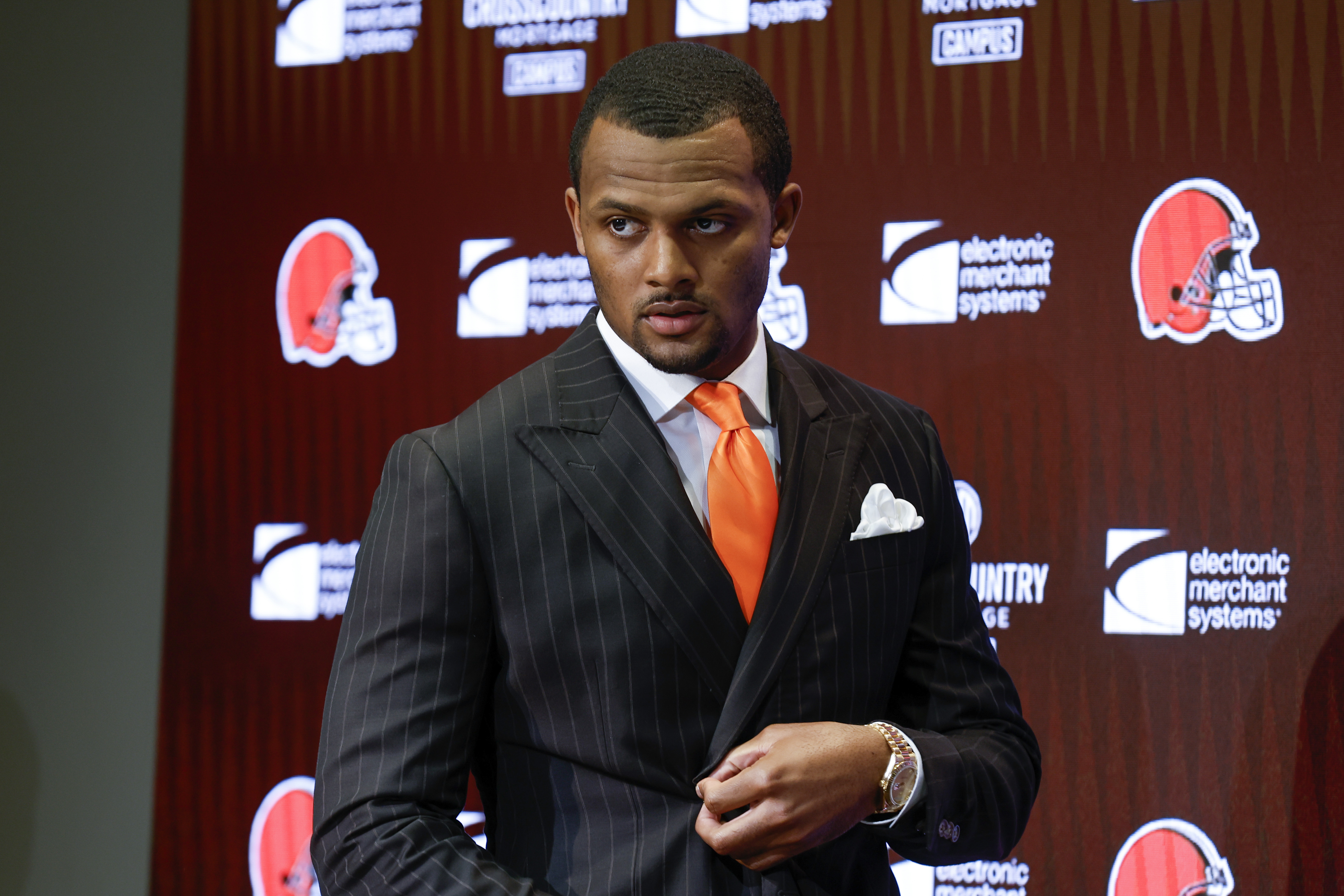 AP sources: NFL suspends Browns QB Deshaun Watson 6 games