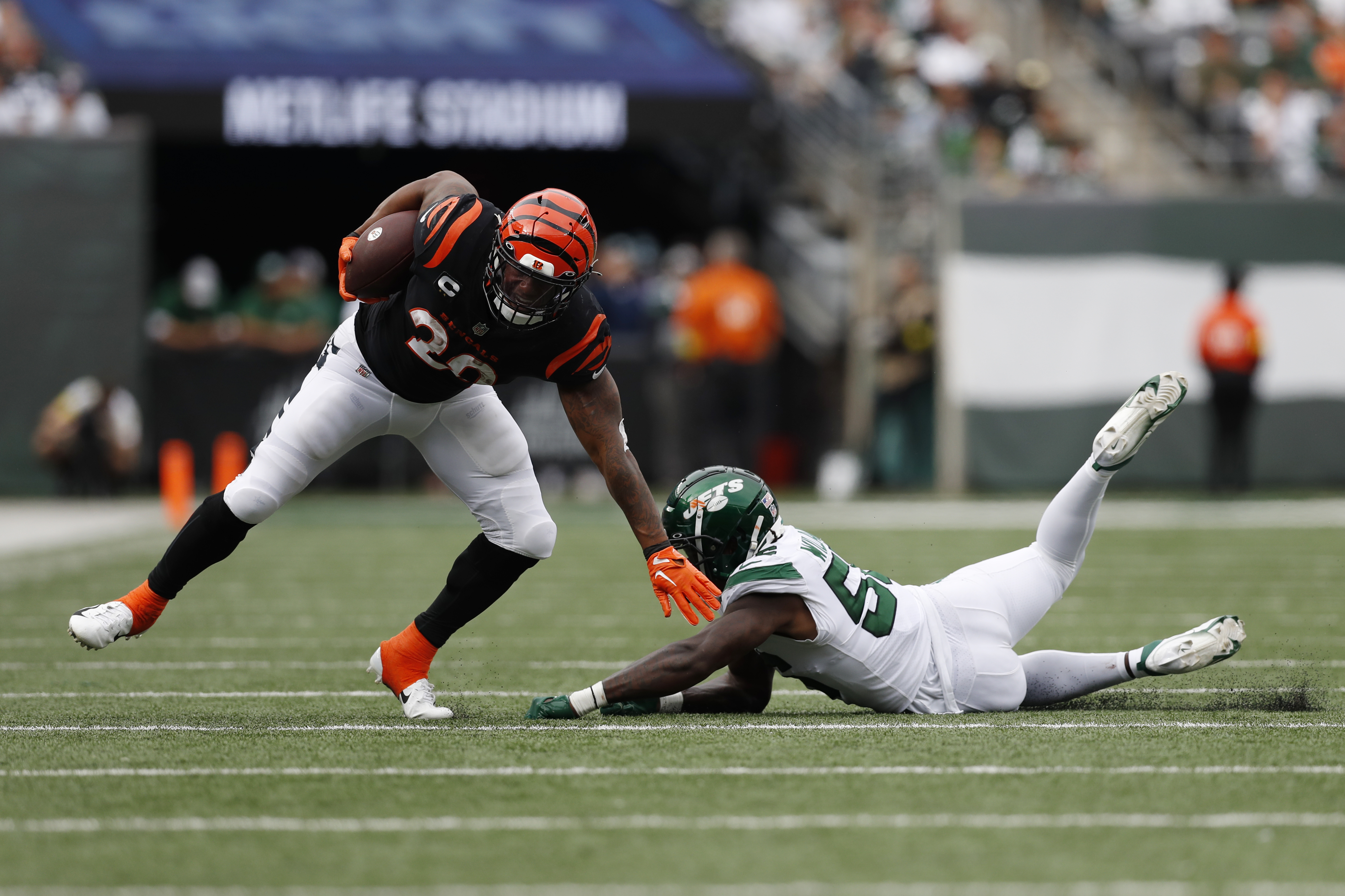 Burrow leads Bengals to 1st win of season, 27-12 over Jets