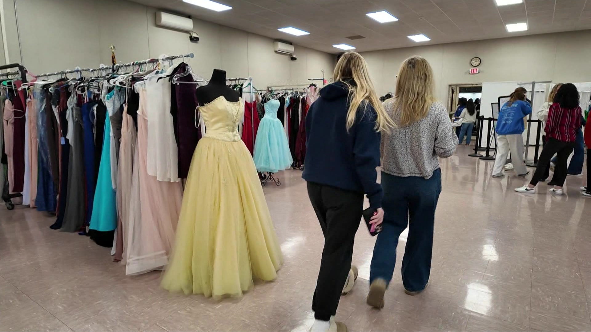 News 12 | Long Island | Free Dress Giveaway In Levittown Helps Teens Find Their Perfect Prom Look News 12 | Long Island | Free Dress Giveaway In Levittown Helps Teens Find Their Perfect Prom Look
