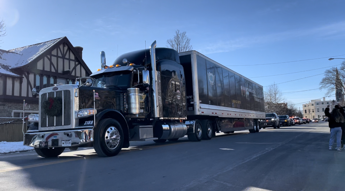 Wreaths Across America delivers 4,000 wreaths for veterans’ graves in