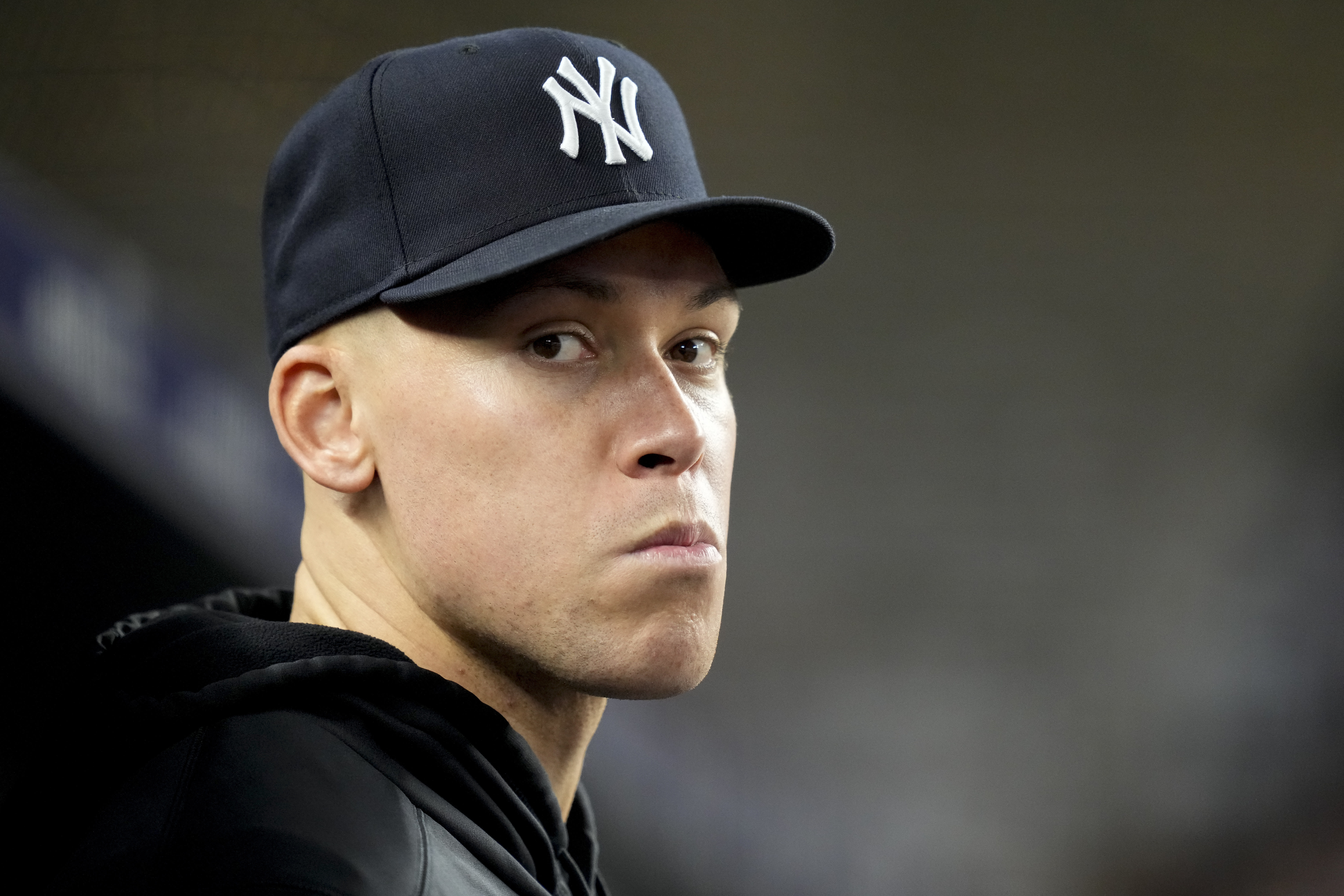 Yankees place Stanton on 10-day injured list with left hamstring strain