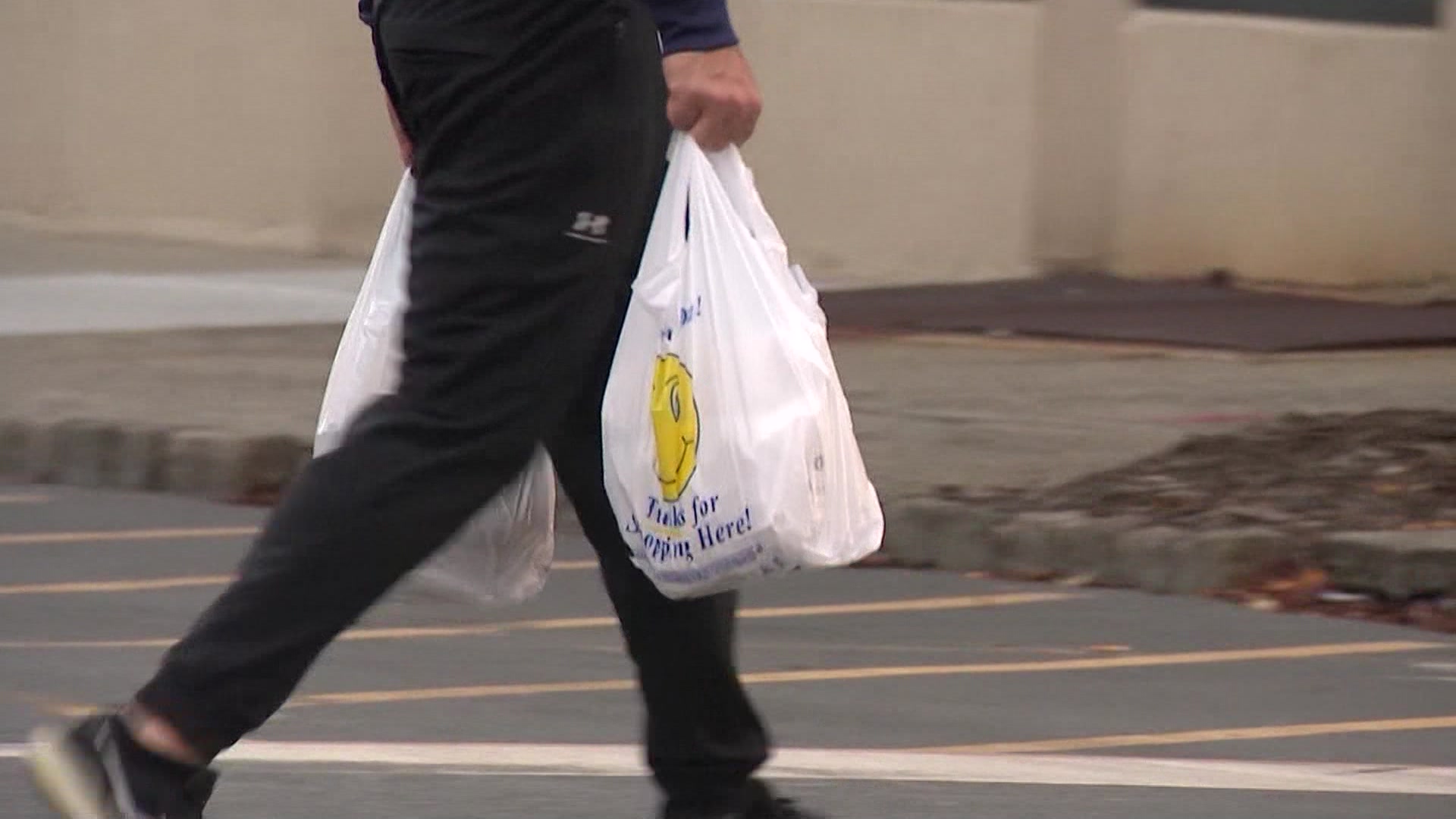 NJ’s plastic bag ban is helping the environment, but confusing some residents