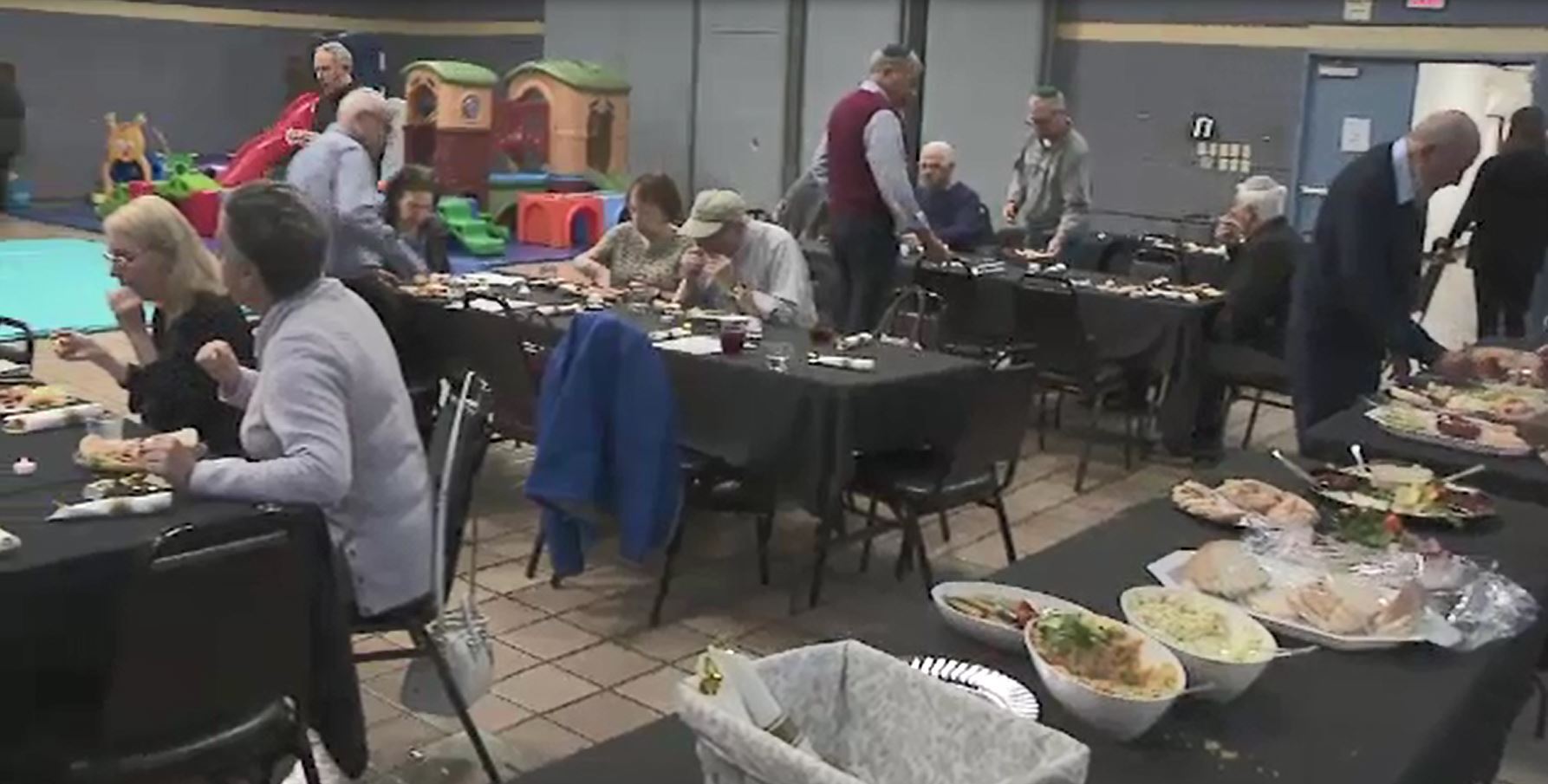shabbasdinner.JPG