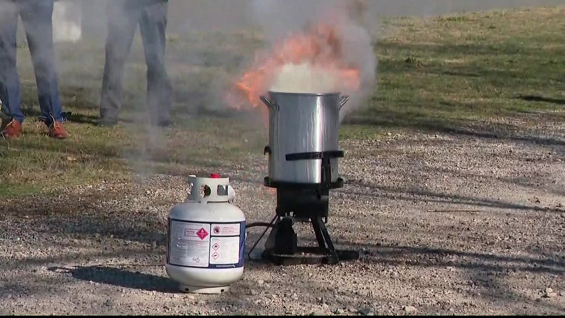 Deep frying turkey for Thanksgiving? Fire officials highlight safety