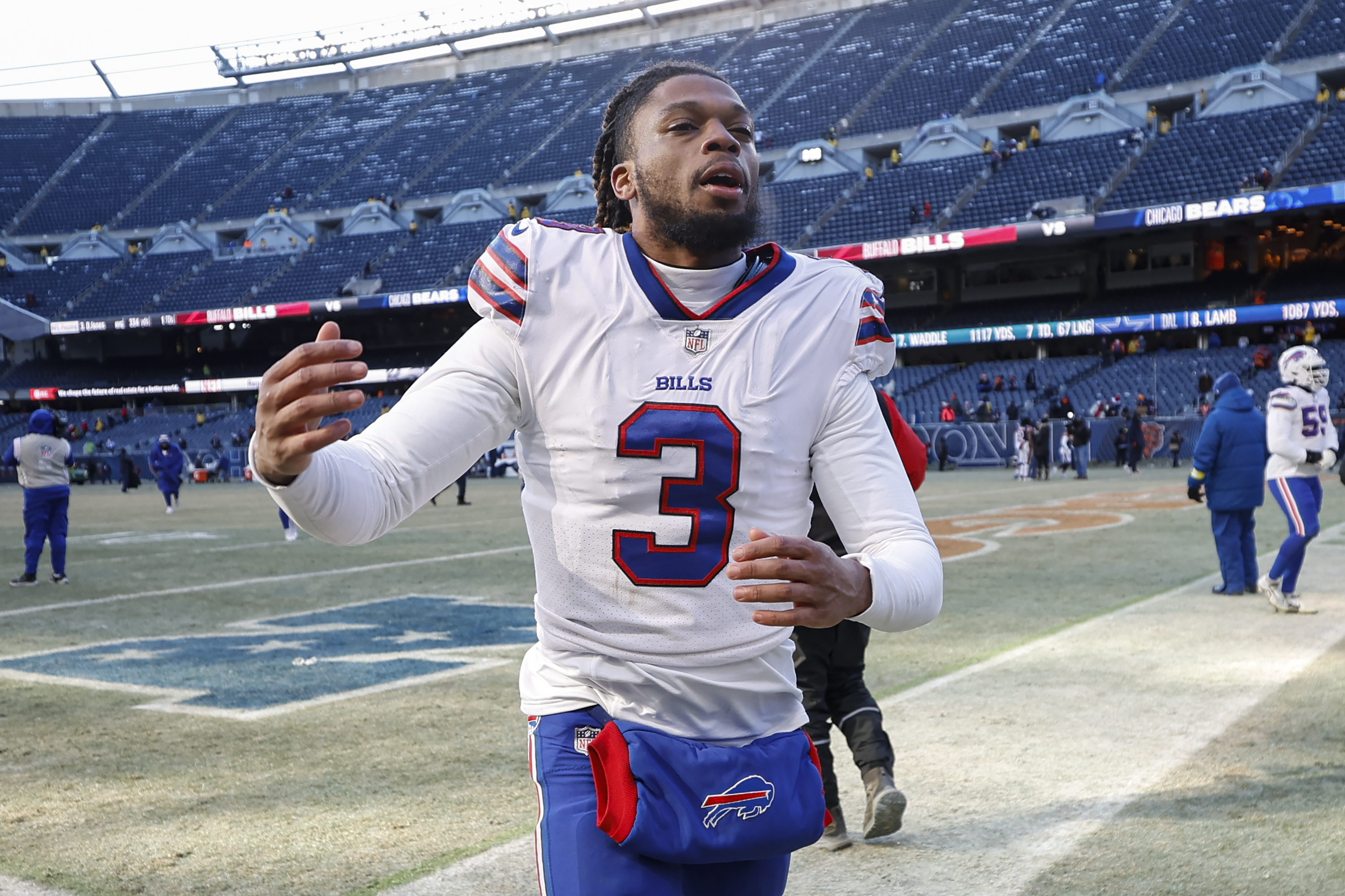 Love you boys': Damar Hamlin now breathing on his own, talks to Bills  teammates for 1st time