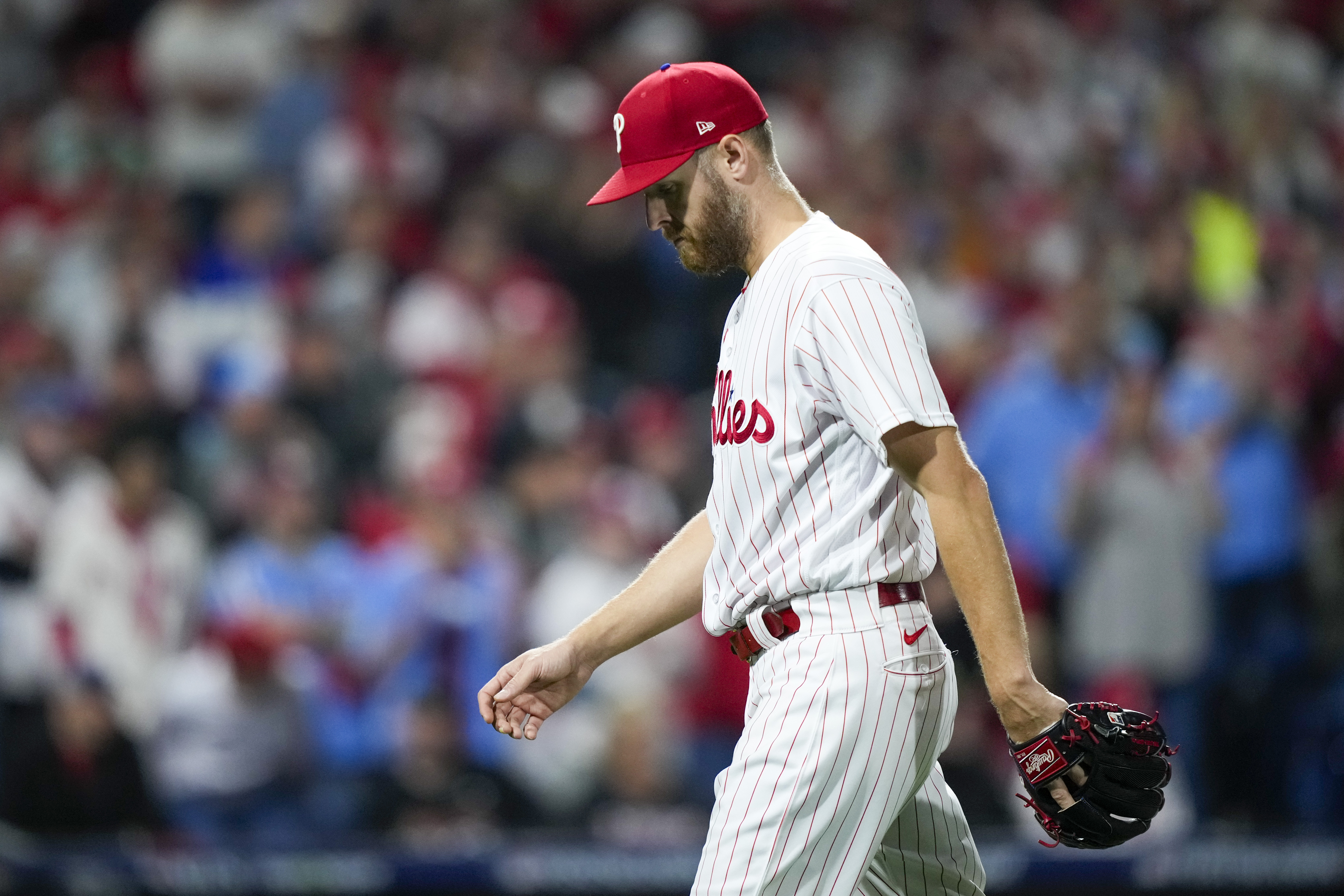 Bryce Harper Gets HUGE Ovation in Return to Philadelphia From