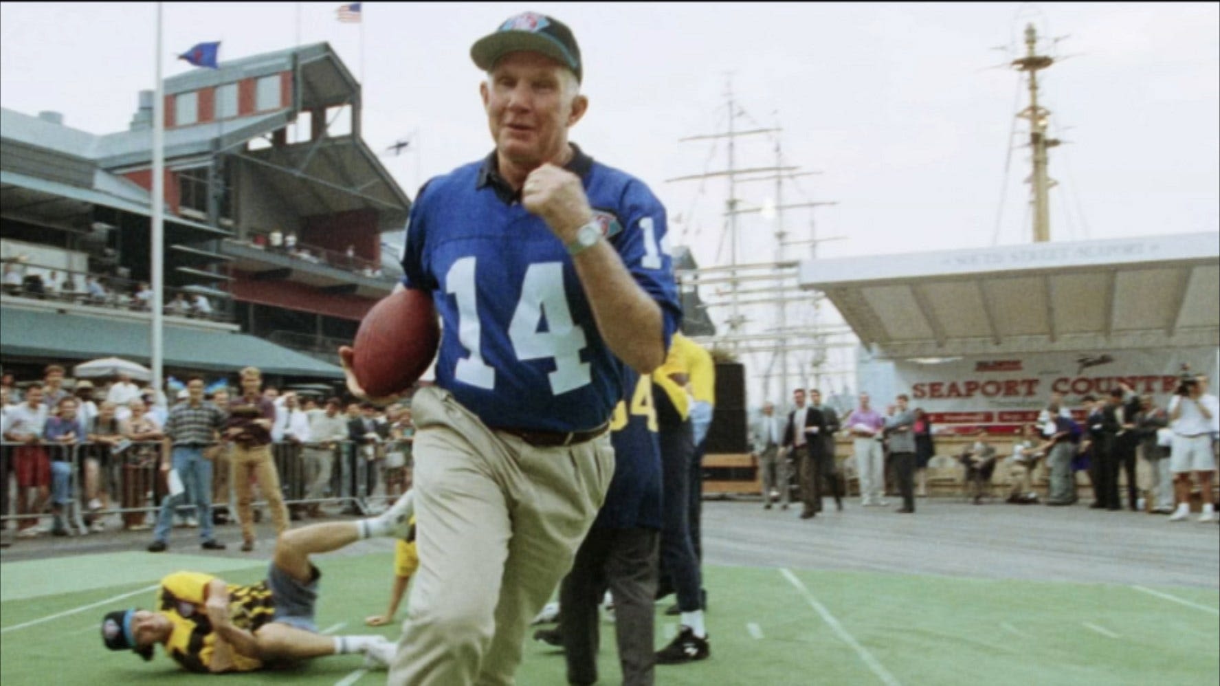 New York Giants Qb Y.a. Tittle, 1963 Nfl Championship Sports Illustrated  Cover by Sports Illustrated