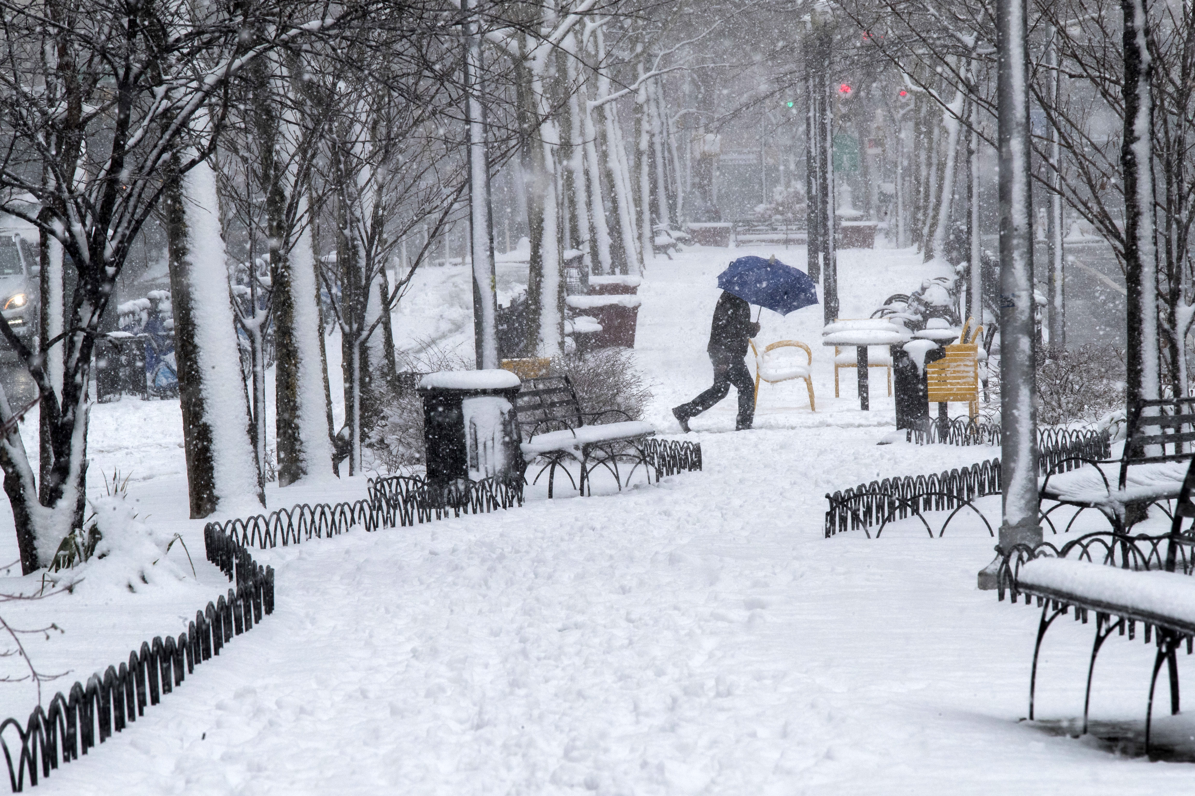 21 must-have household items for winter, snow, power outages to stay safe  and warm 