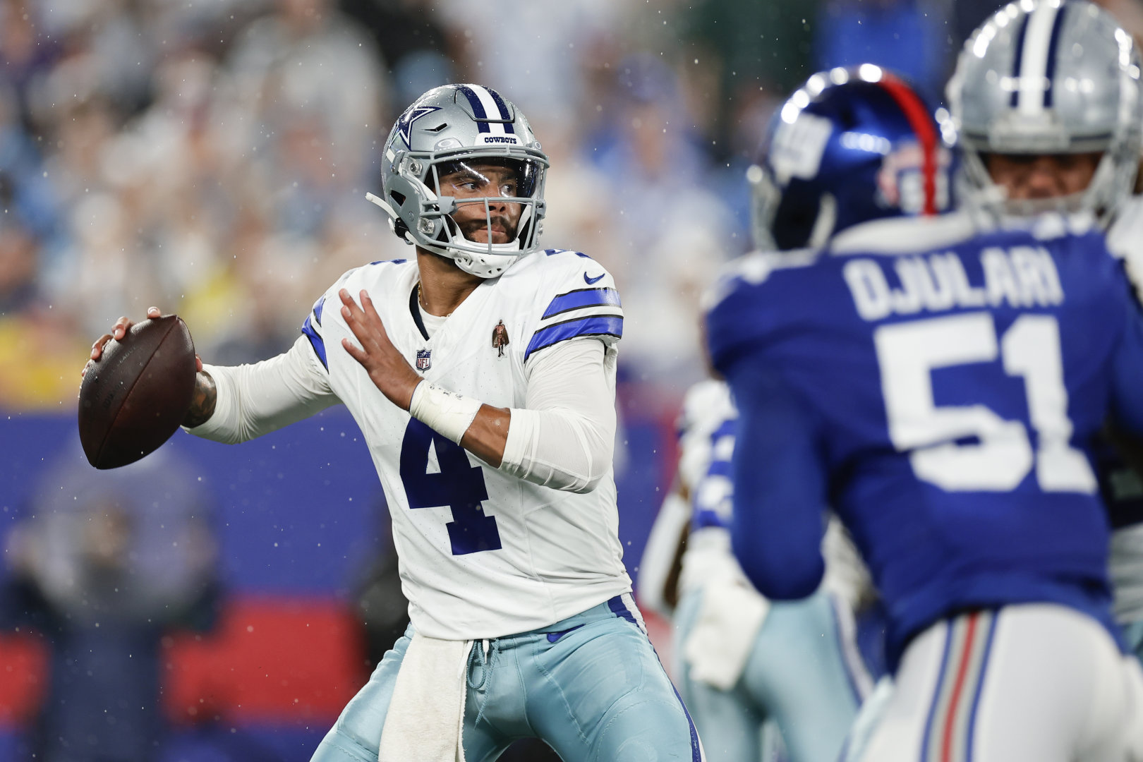 Dallas Cowboys obliterate error-prone New York Giants 40-0