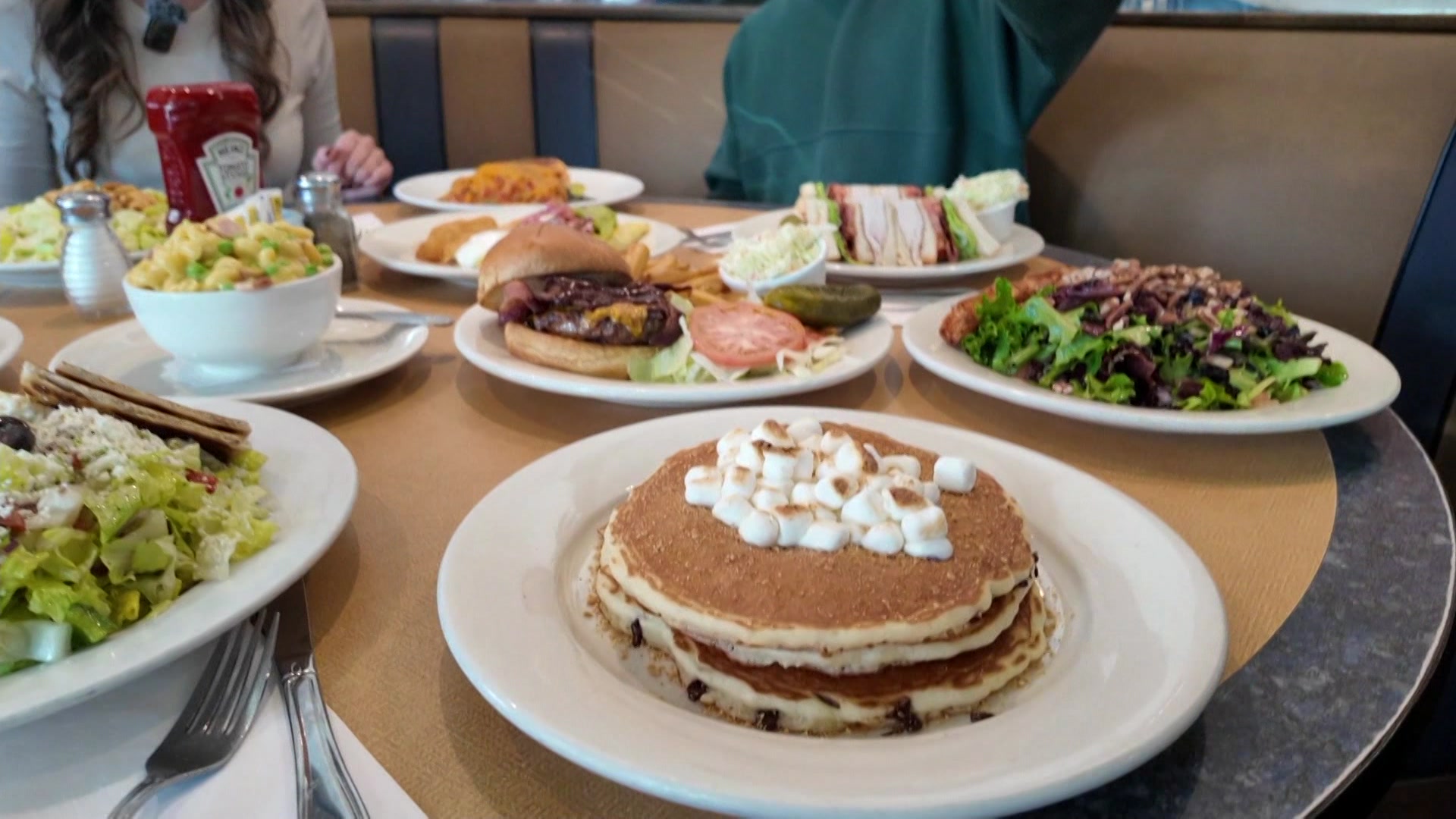 LILANDMARKDINER1_2026-02-12-07-42-10