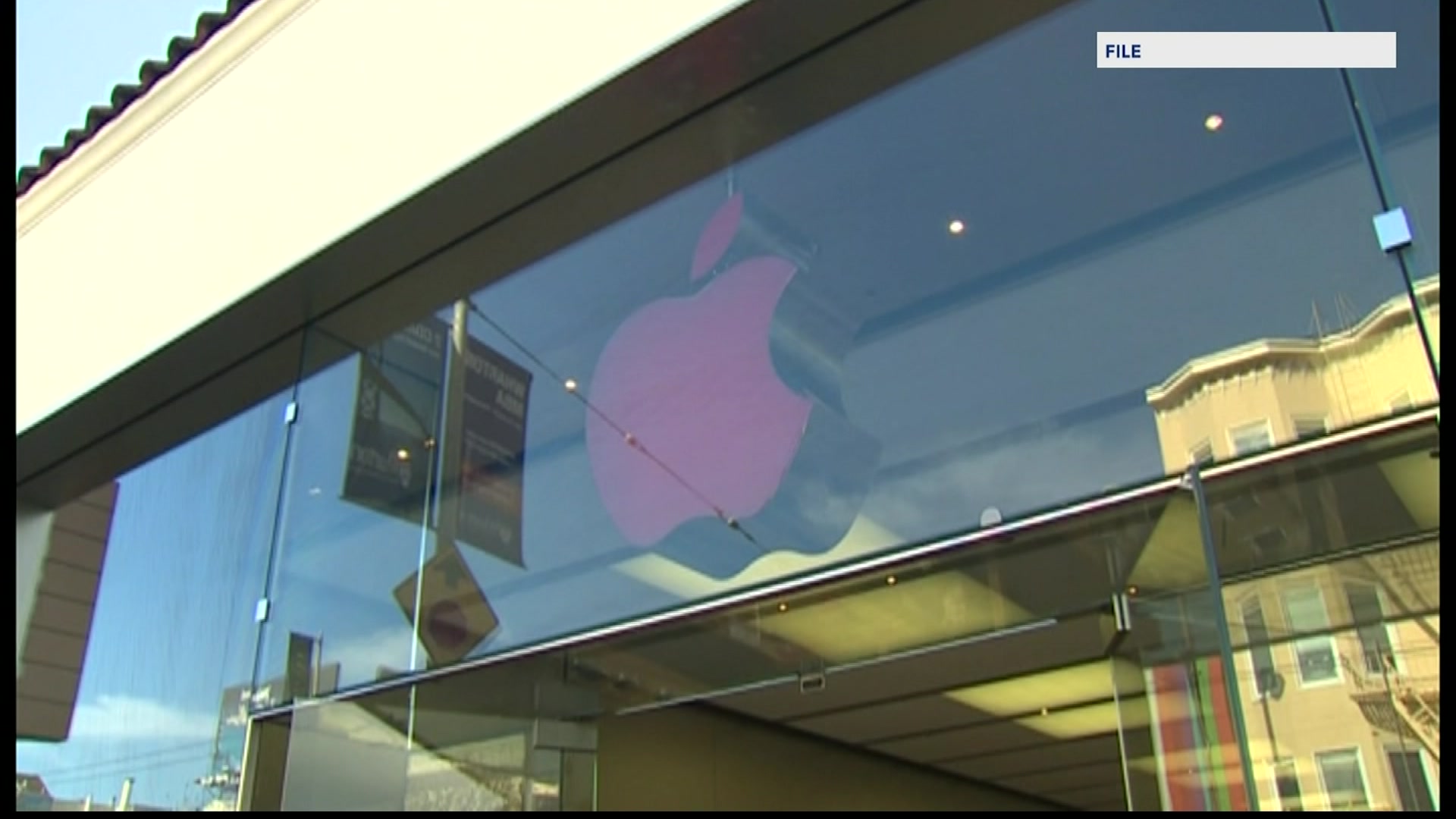 The Mall at Bay Plaza - Apple Store - Apple