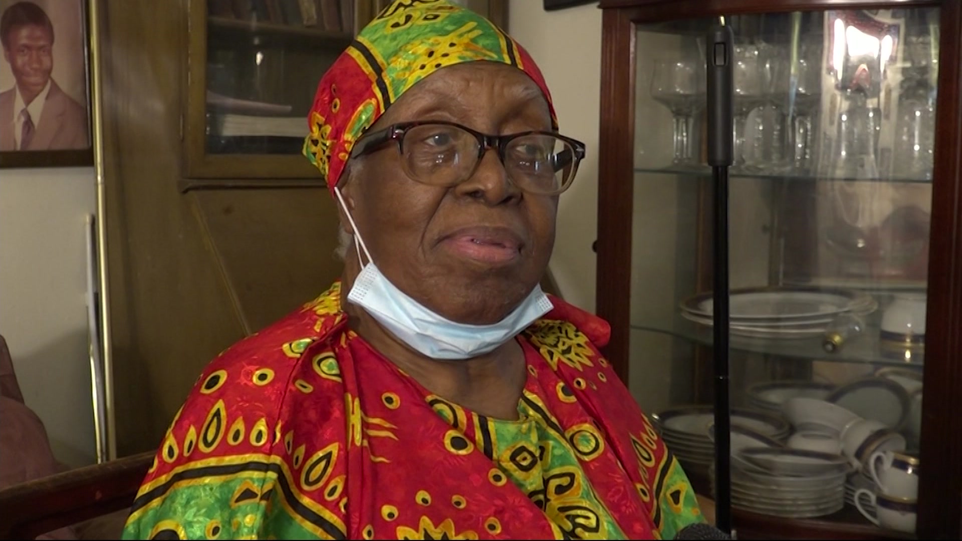 91-year-old Bronx Woman Says NYCHA Hasn't Repaired Leak That Damaged Home