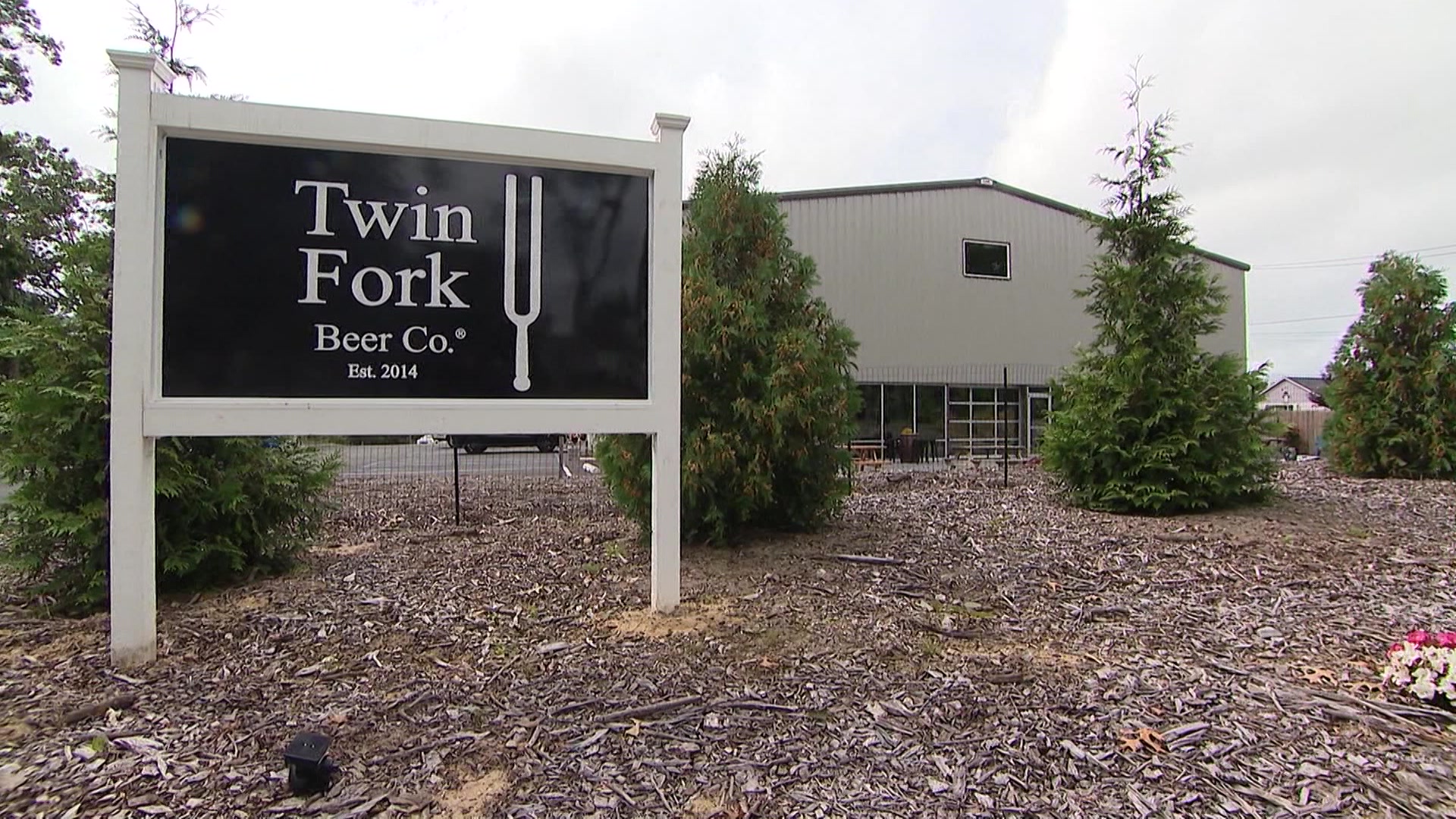 East End Full Show Wickham's Fruit Farm, Twin Fork Beer Co., The Naked