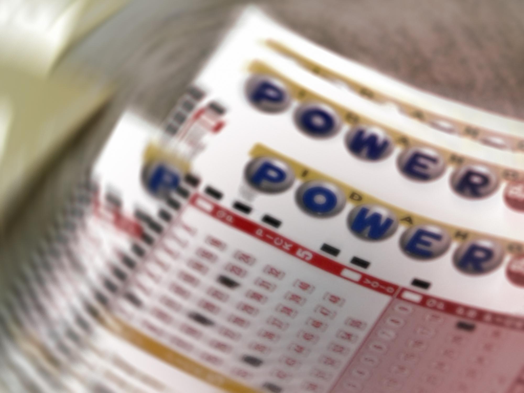 Powerball Jackpot Reaches Estimated 1b Ahead Of Tonights Drawing