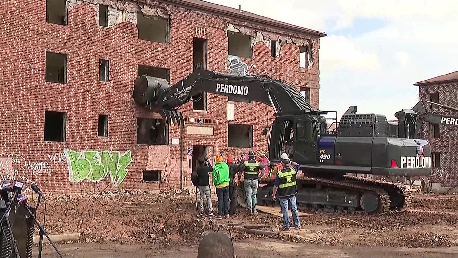 Demolition begins on Newark’s Seth Boyden housing project; 1st federal housing in the
