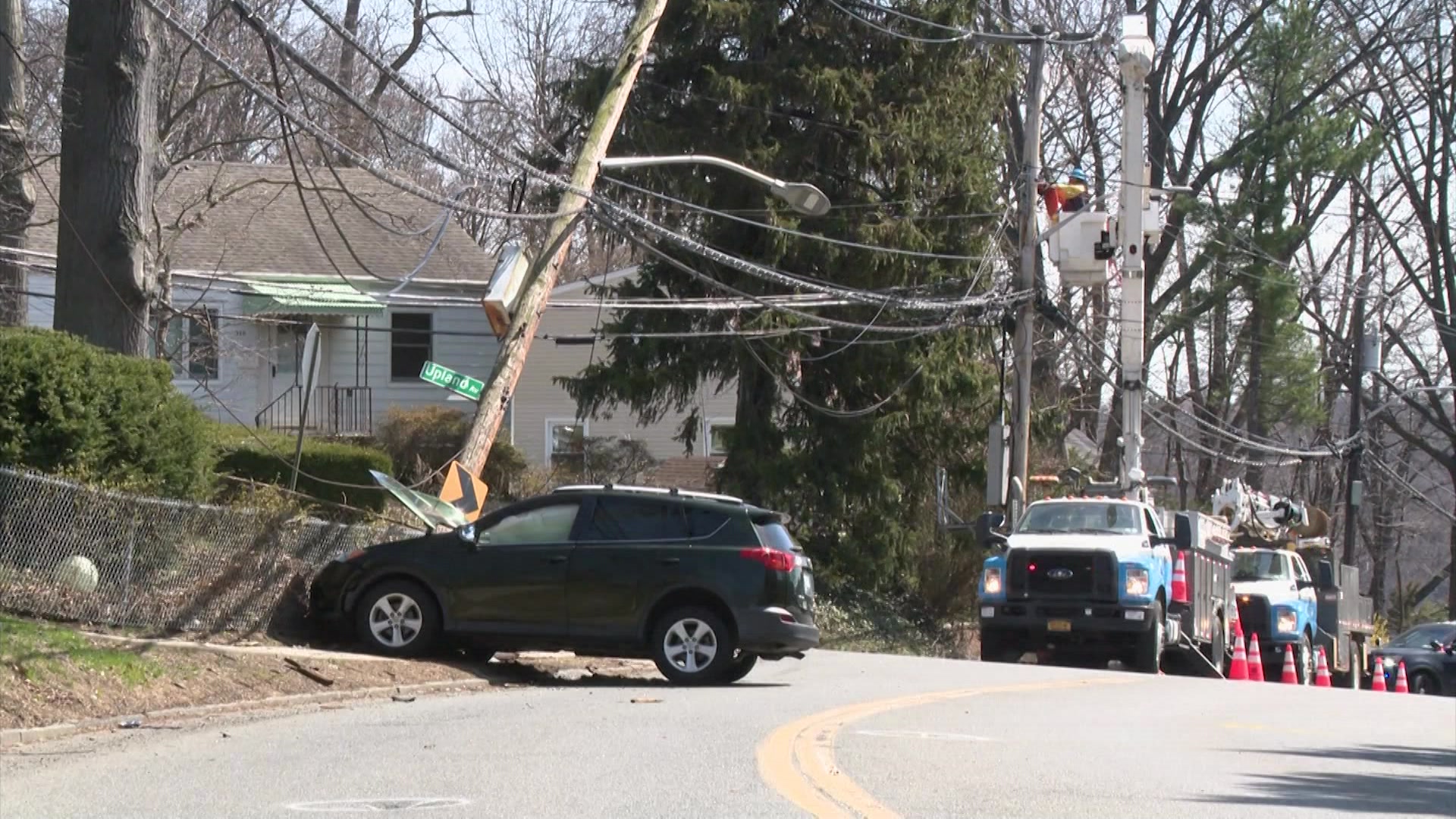 WC 5PM MON_CarIntoPole_ajc_2026-03-30-17-07-29