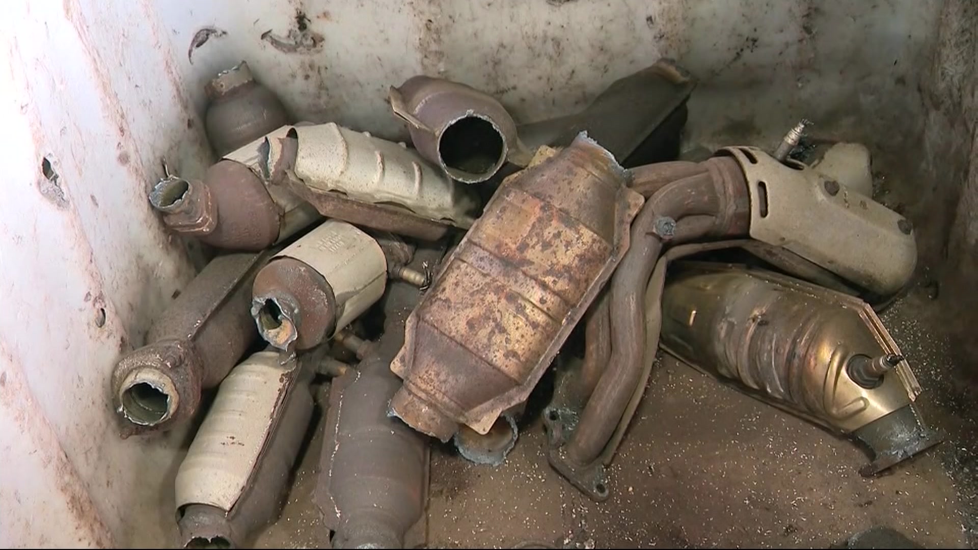 Police Dozens of catalytic converters stolen from scrap yard in Oceanside