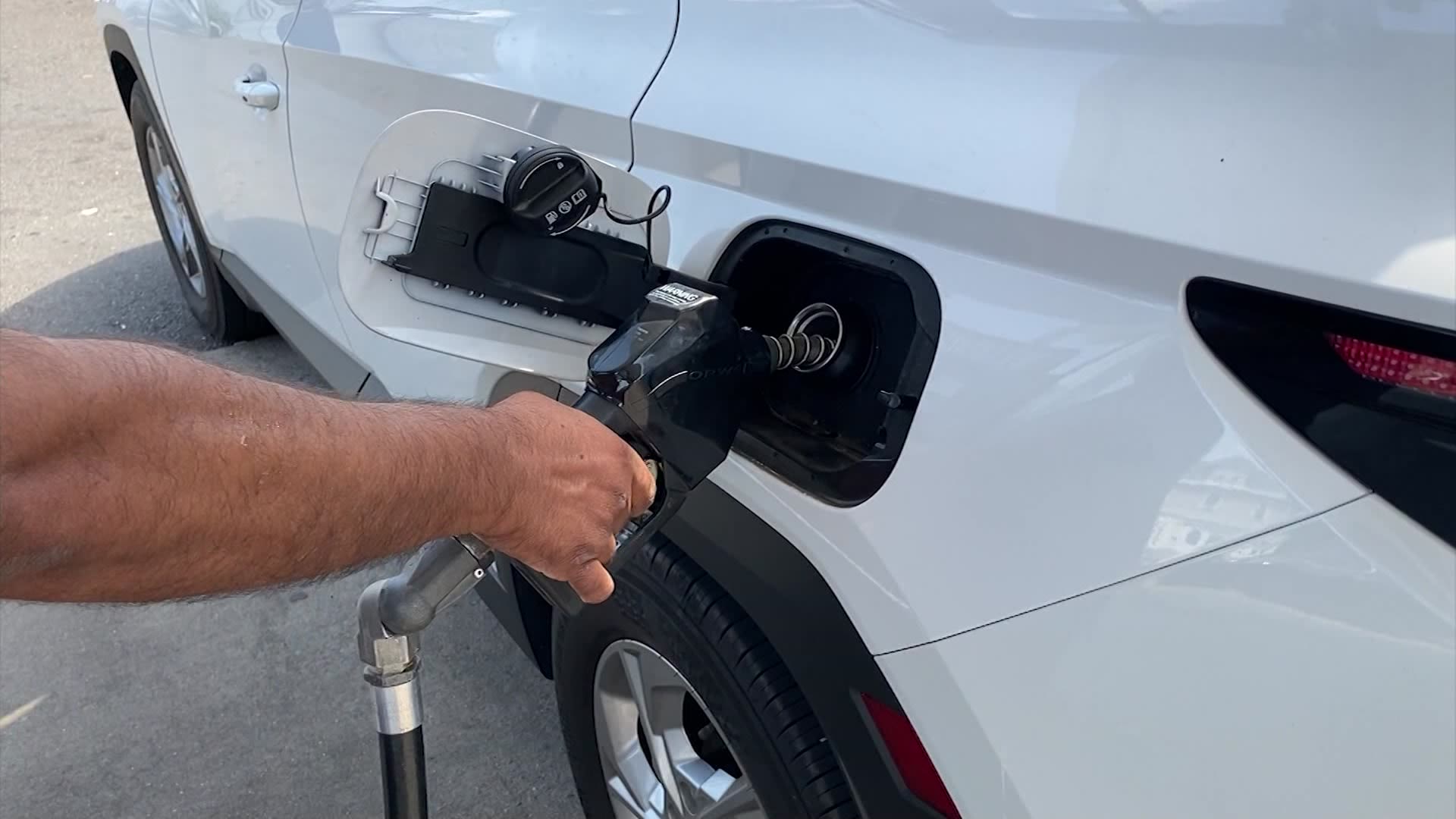 NJ gas tax to increase 1 cent per gallon Oct. 1; some lawmakers call
