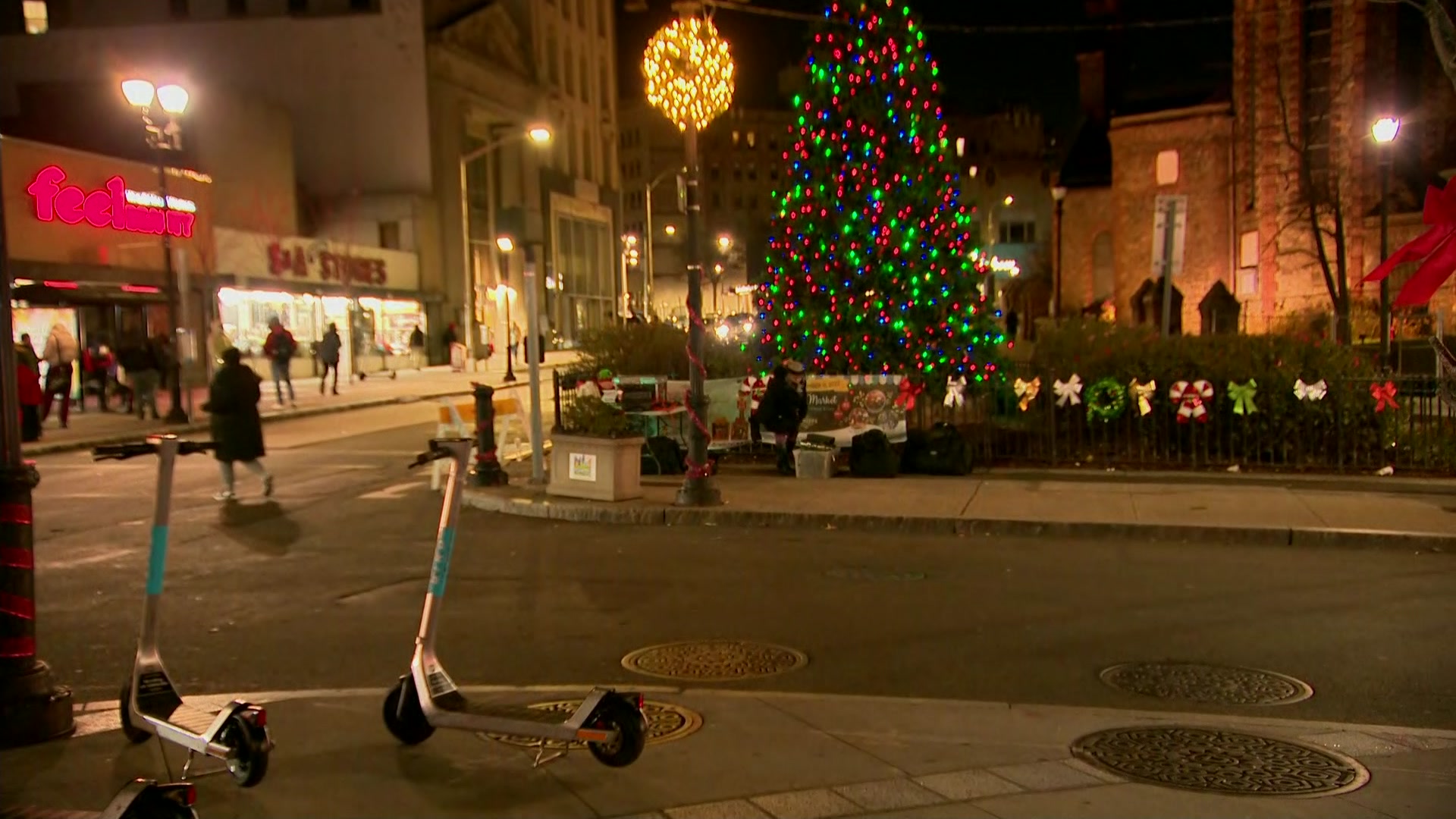 Yonkers hosts annual Christmas tree lighting ceremony