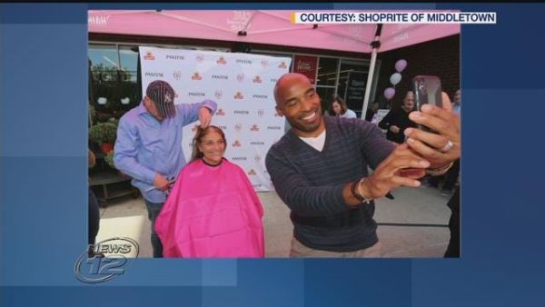 Former New York Giant Tiki Barber Visits Pediatric Cancer Patients – The  Cancer History Project