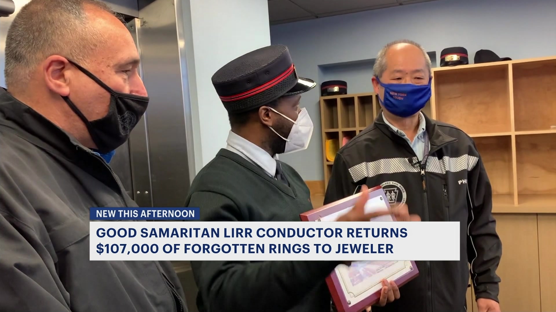lirr-worker-finds-returns-36-engagement-rings-left-on-train